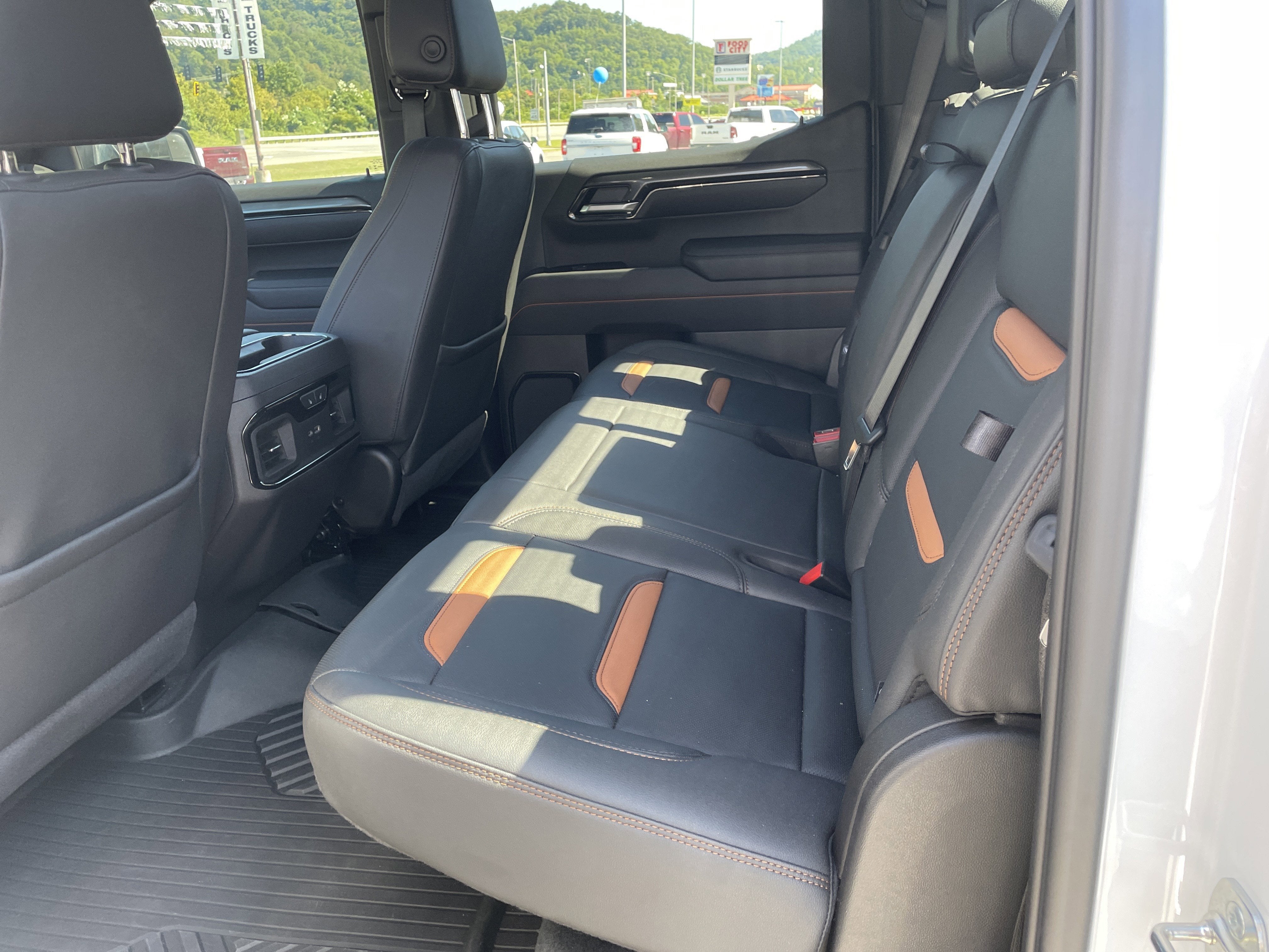 2025 GMC Sierra 1500 4WD Crew Cab Short Box AT4