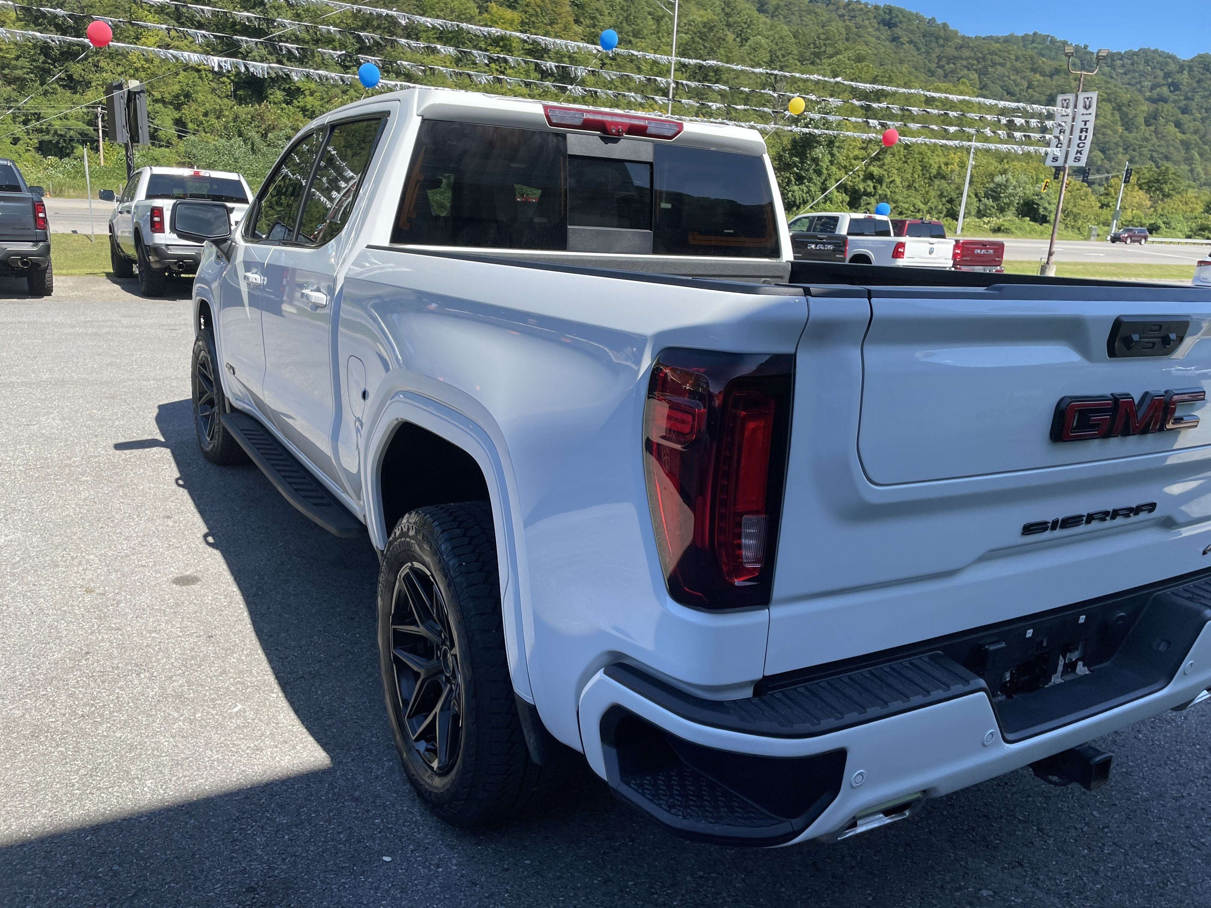 2025 GMC Sierra 1500 4WD Crew Cab Short Box AT4