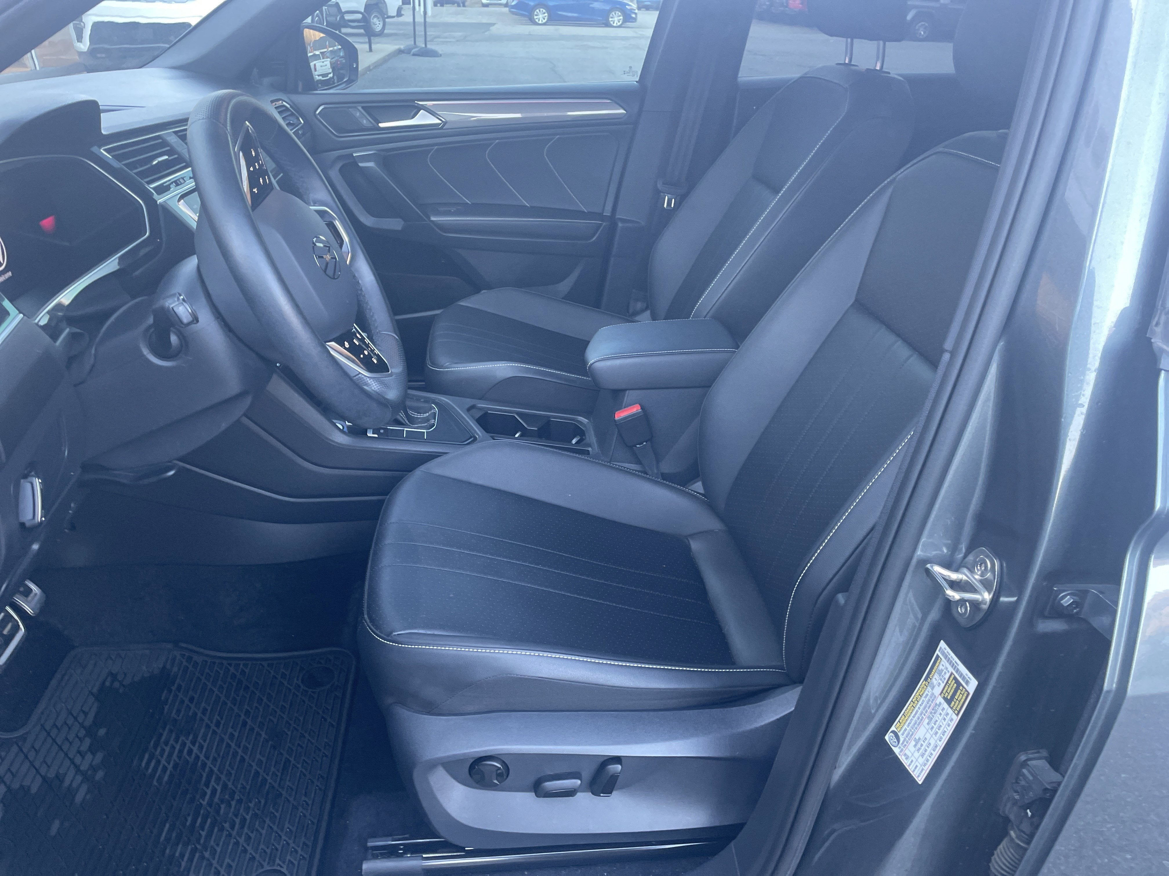 2024 Volkswagen Tiguan 2.0T SE R-Line Black