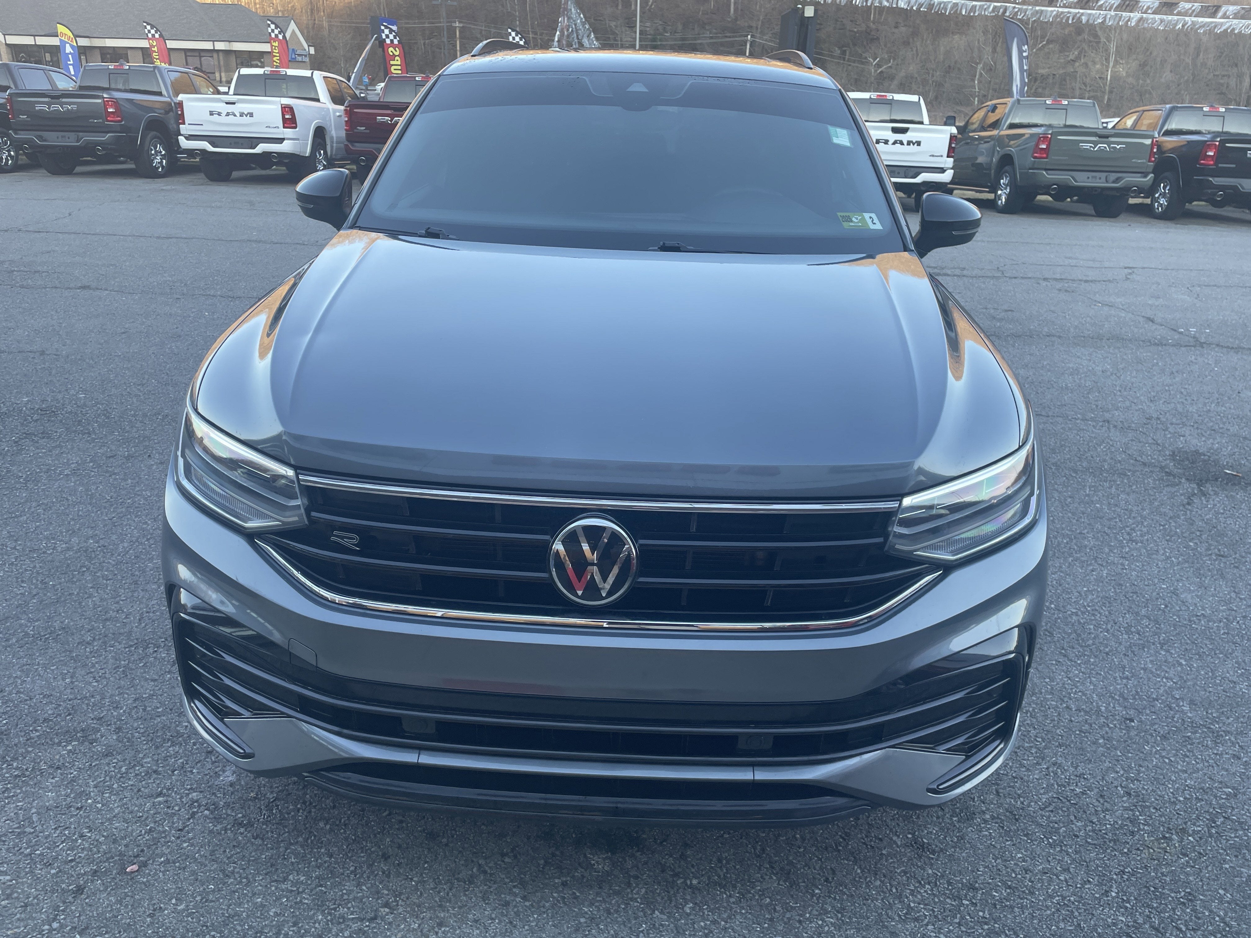 2024 Volkswagen Tiguan 2.0T SE R-Line Black