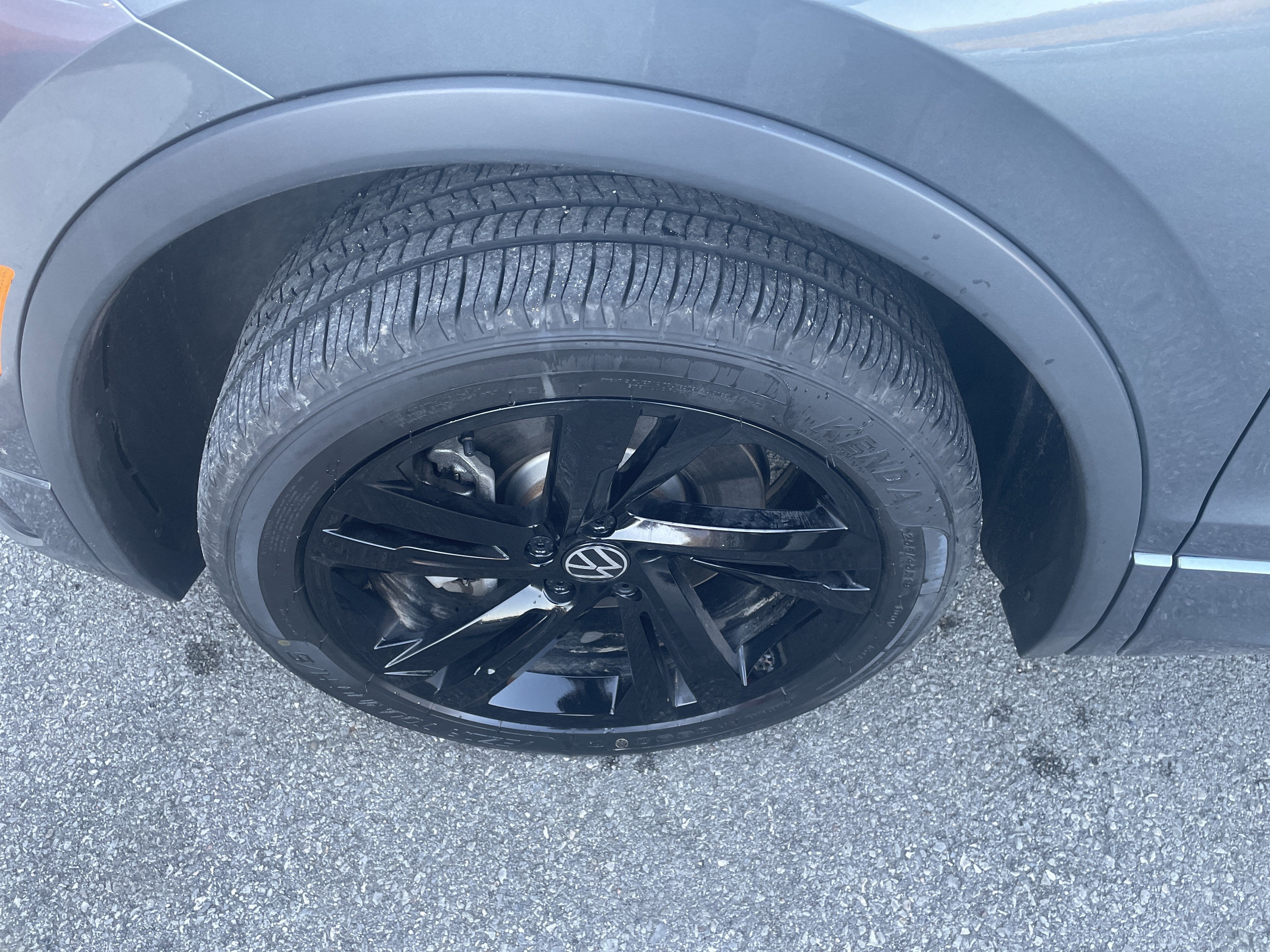 2024 Volkswagen Tiguan 2.0T SE R-Line Black