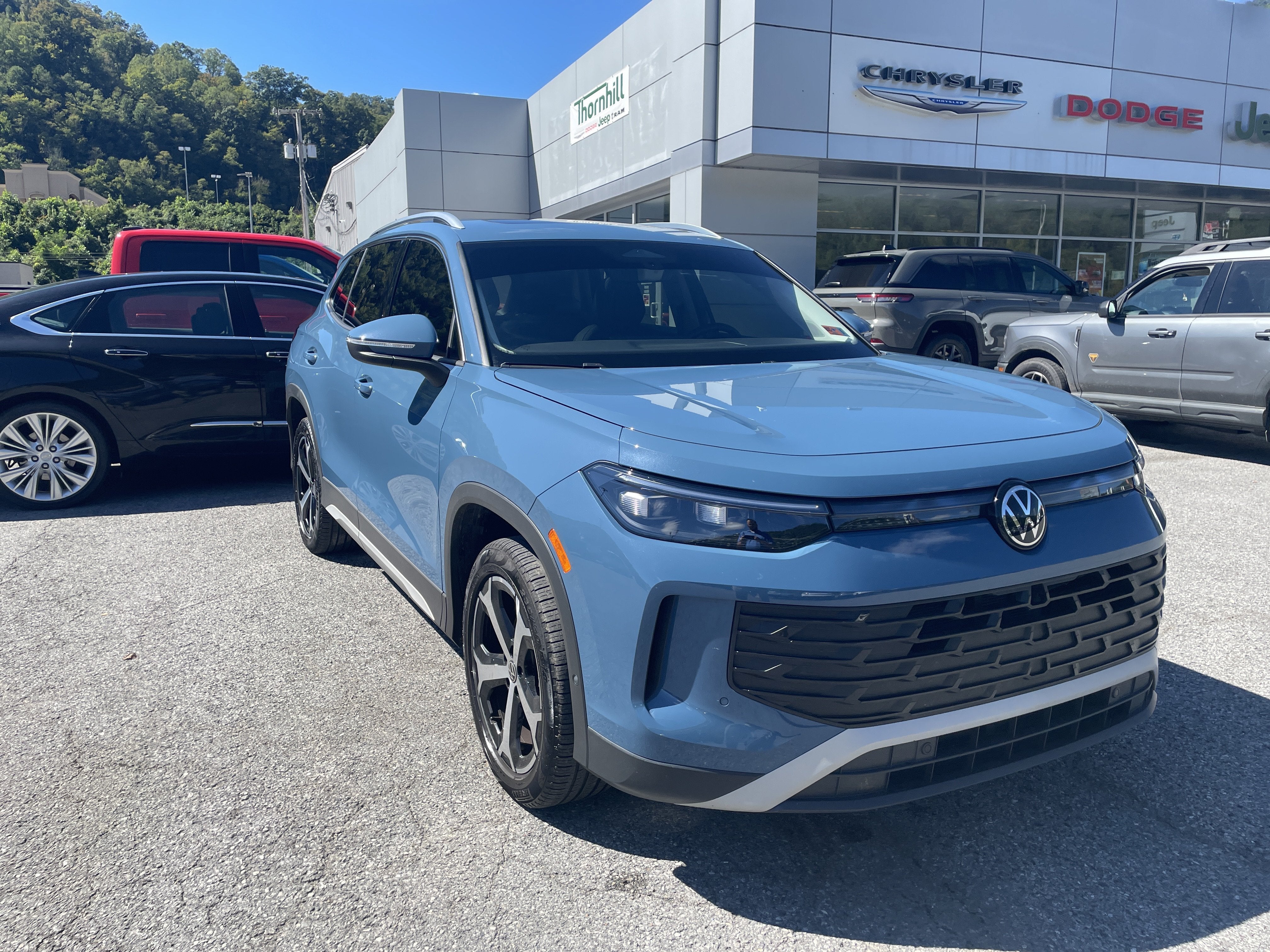 2025 Volkswagen Tiguan 2.0T SE