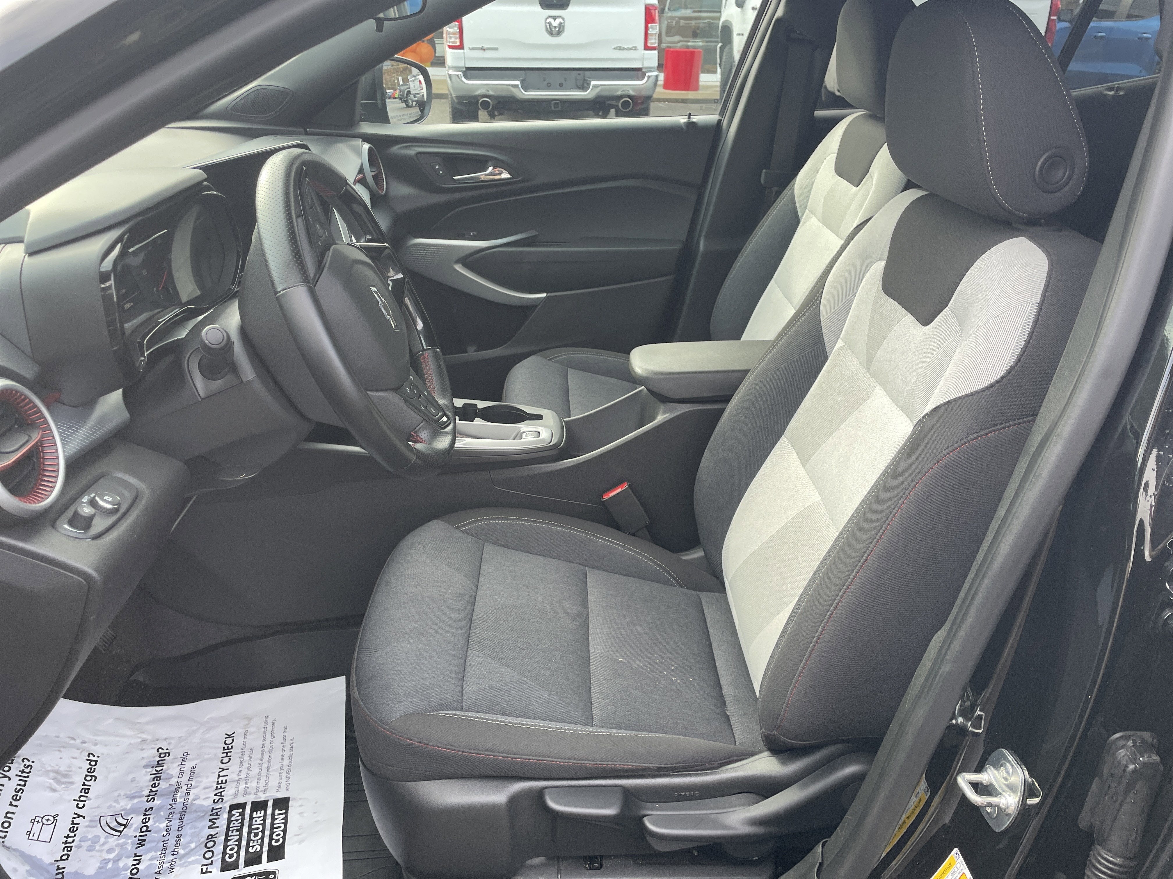 2025 Chevrolet Trax FWD LT