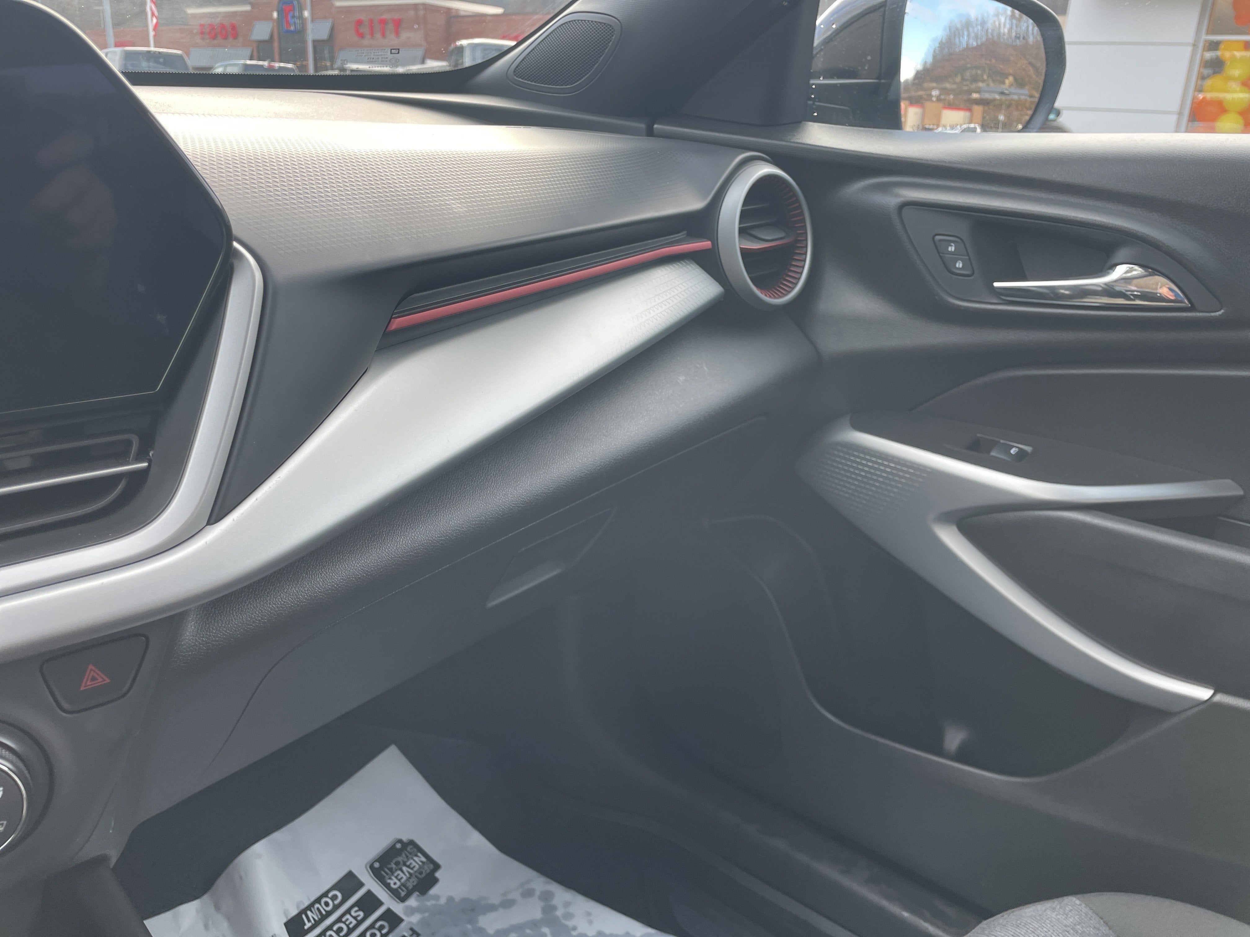 2025 Chevrolet Trax FWD LT