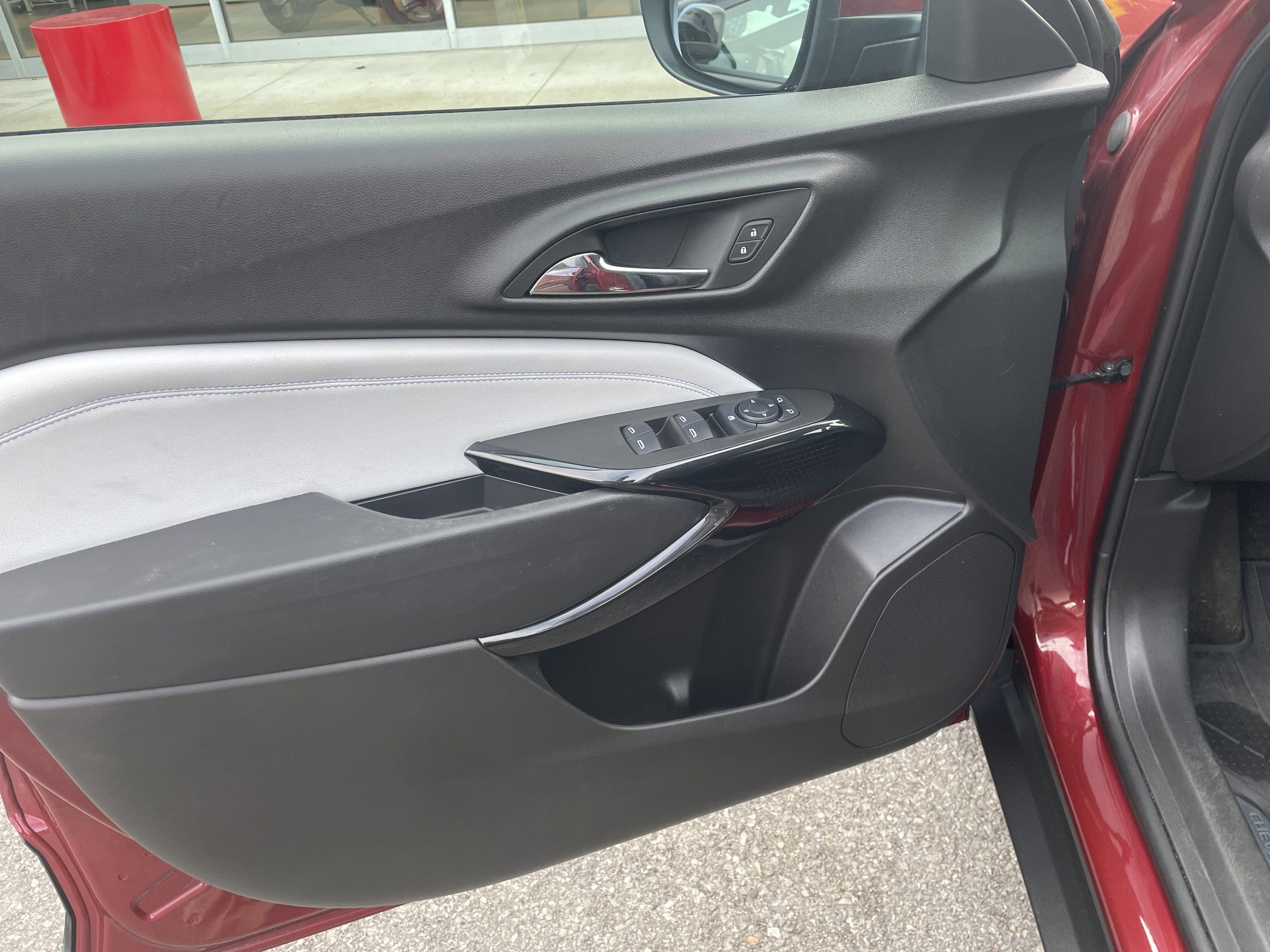 2025 Chevrolet Trax FWD LT