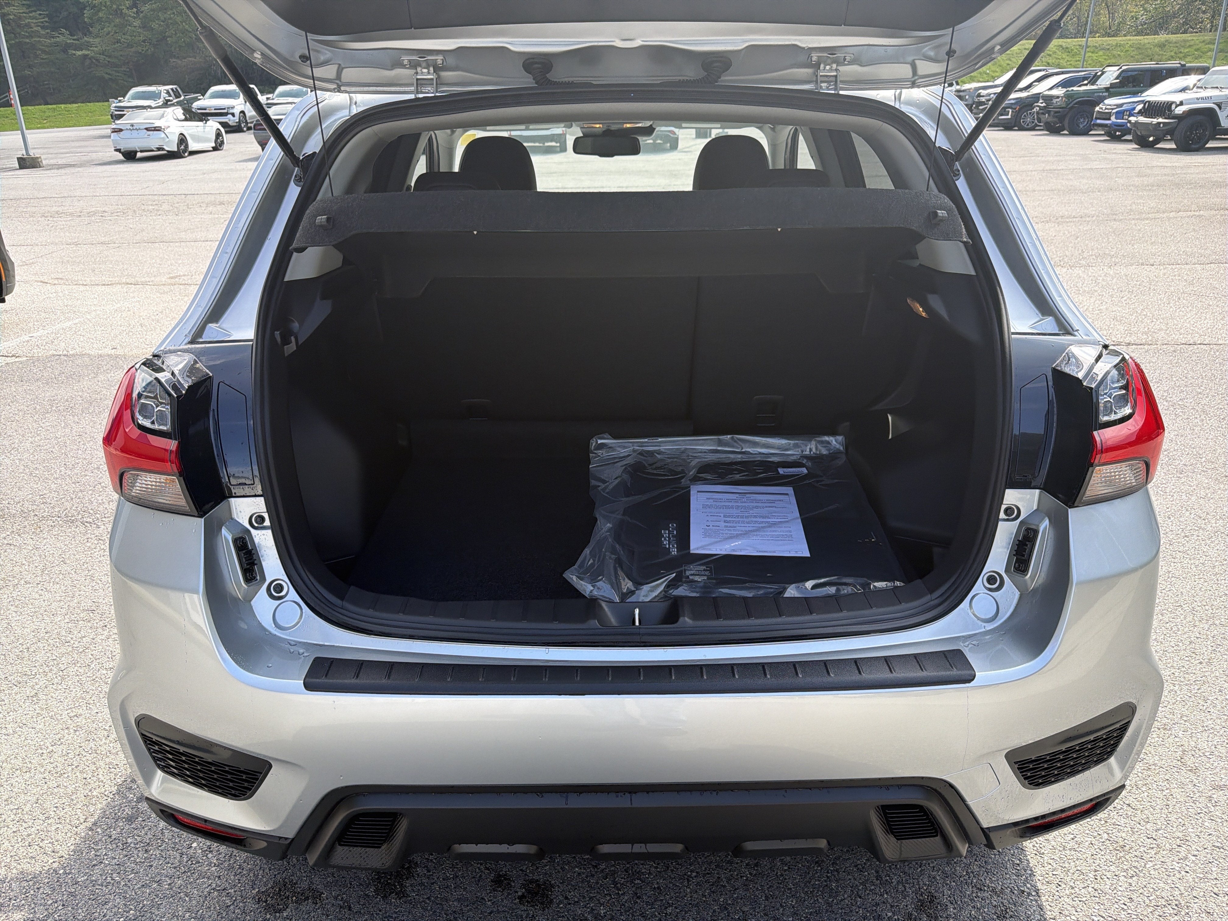 2027 Mitsubishi Outlander Sport SE