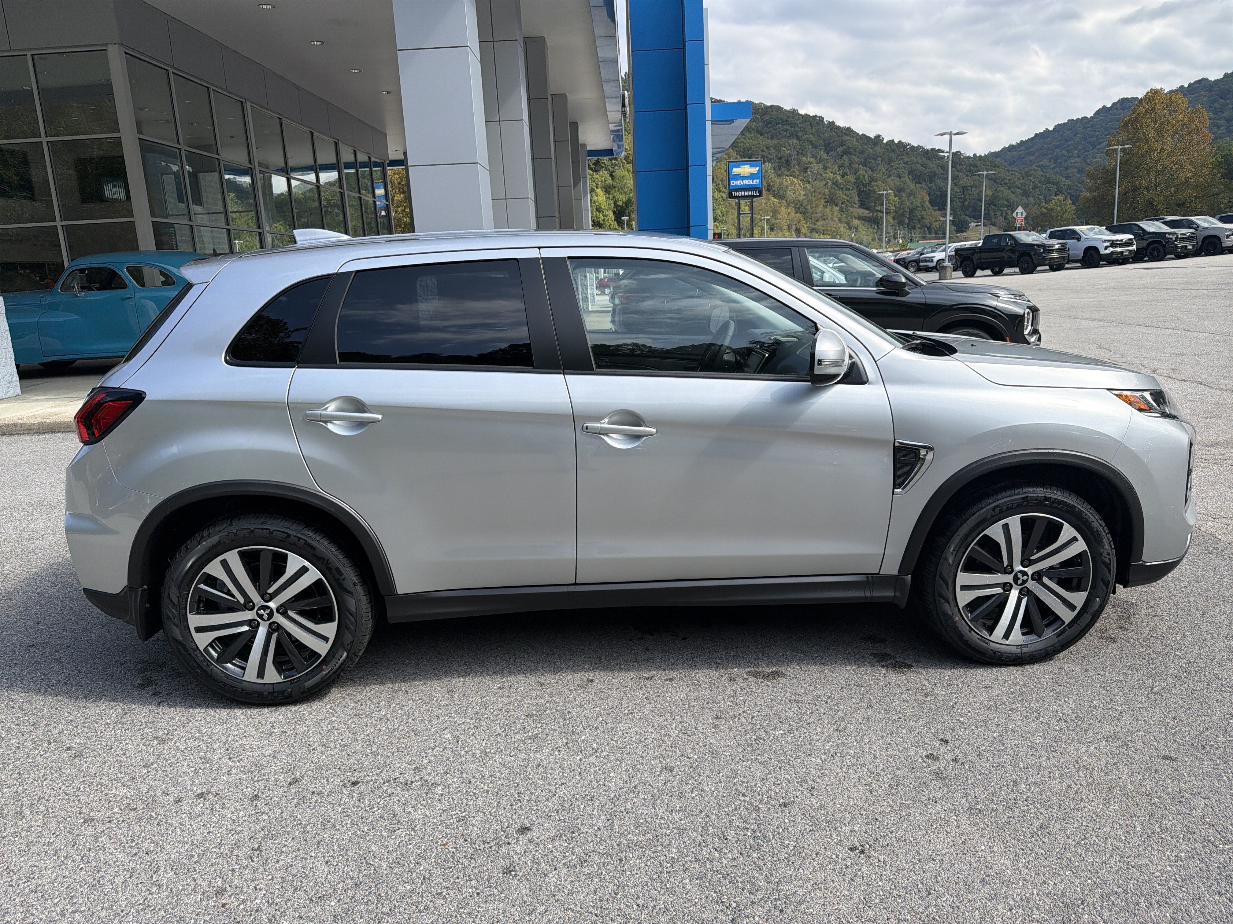 2027 Mitsubishi Outlander Sport SE