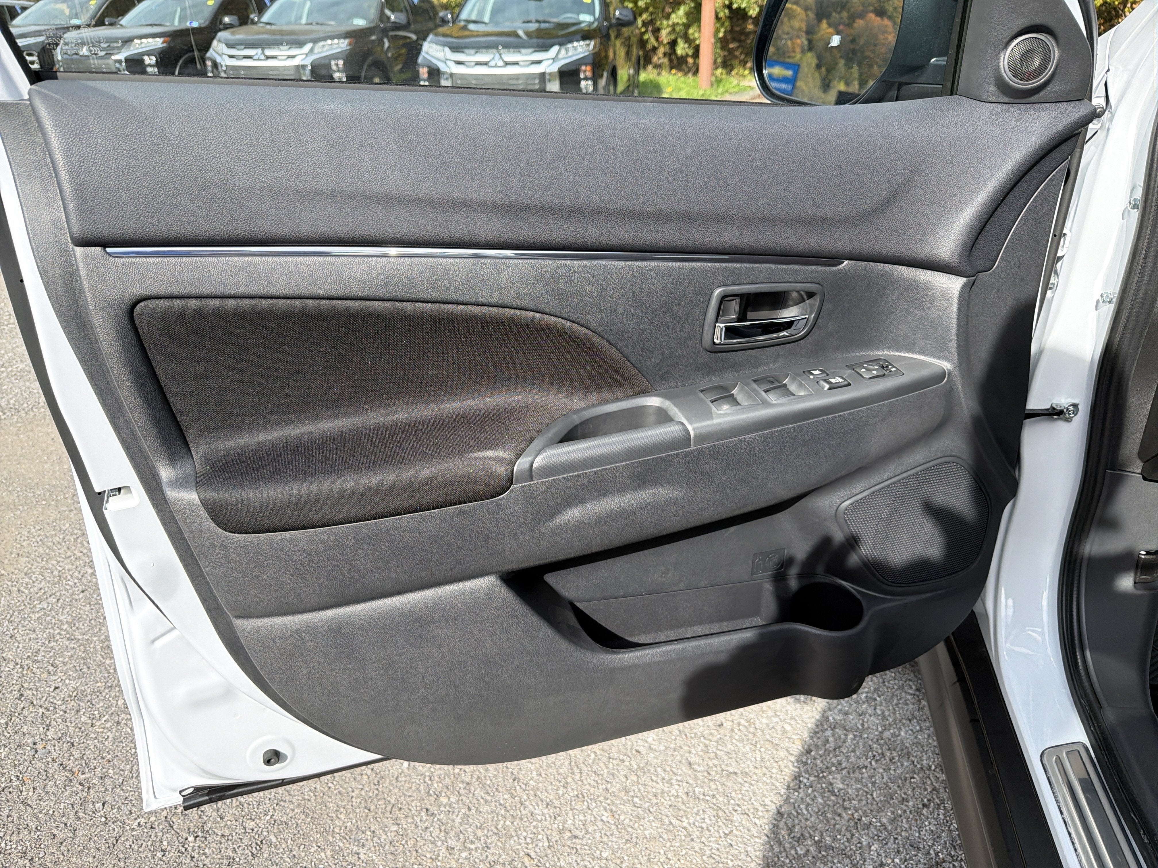 2027 Mitsubishi Outlander Sport ES