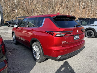 2025 Mitsubishi Outlander ES