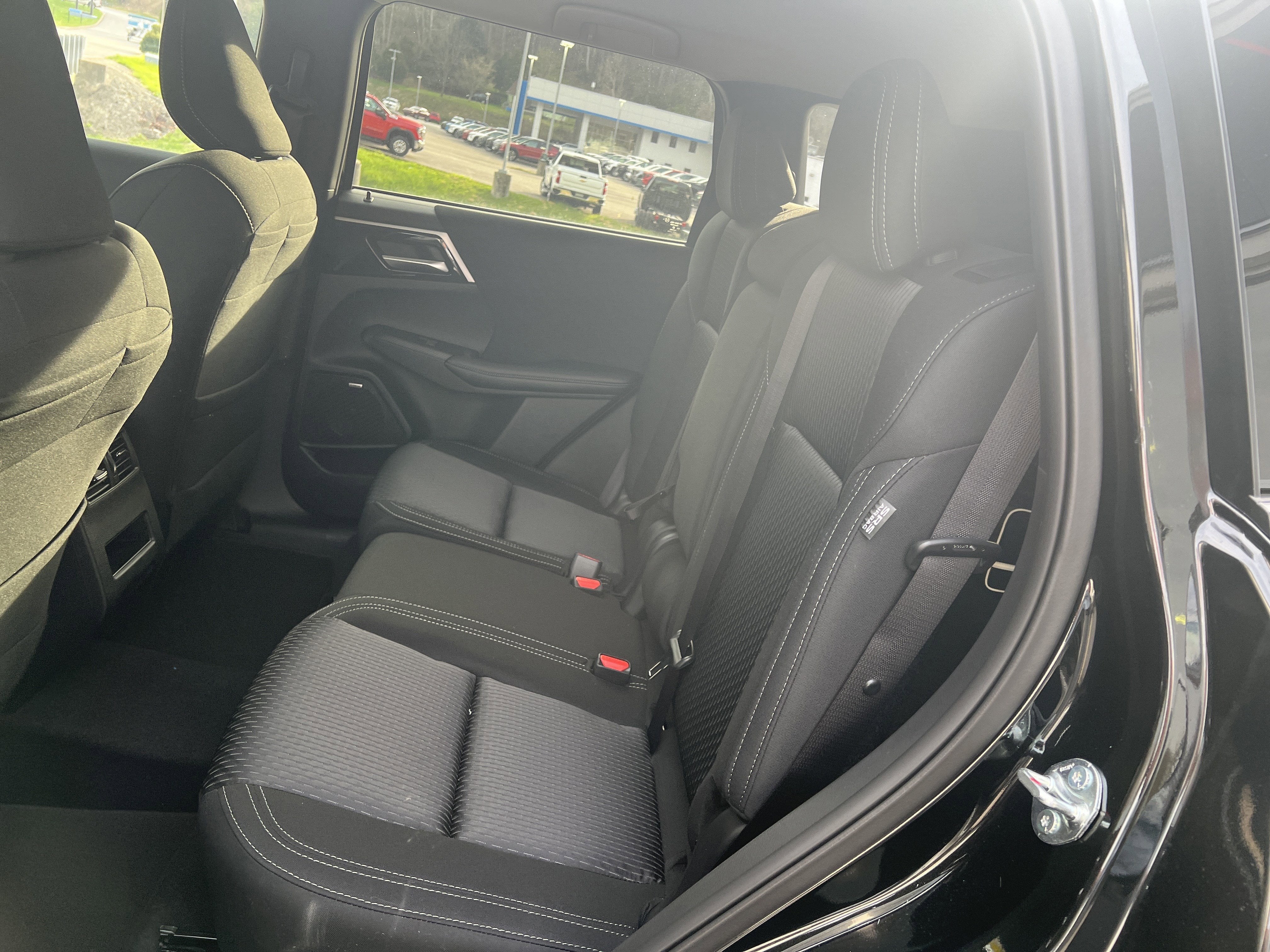 2026 Mitsubishi Outlander ES