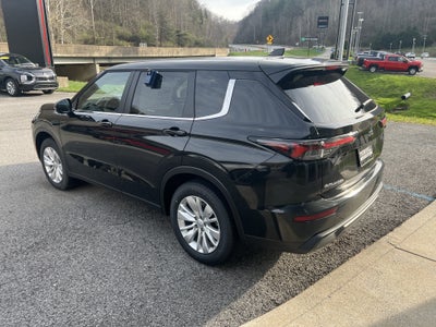 2026 Mitsubishi Outlander ES