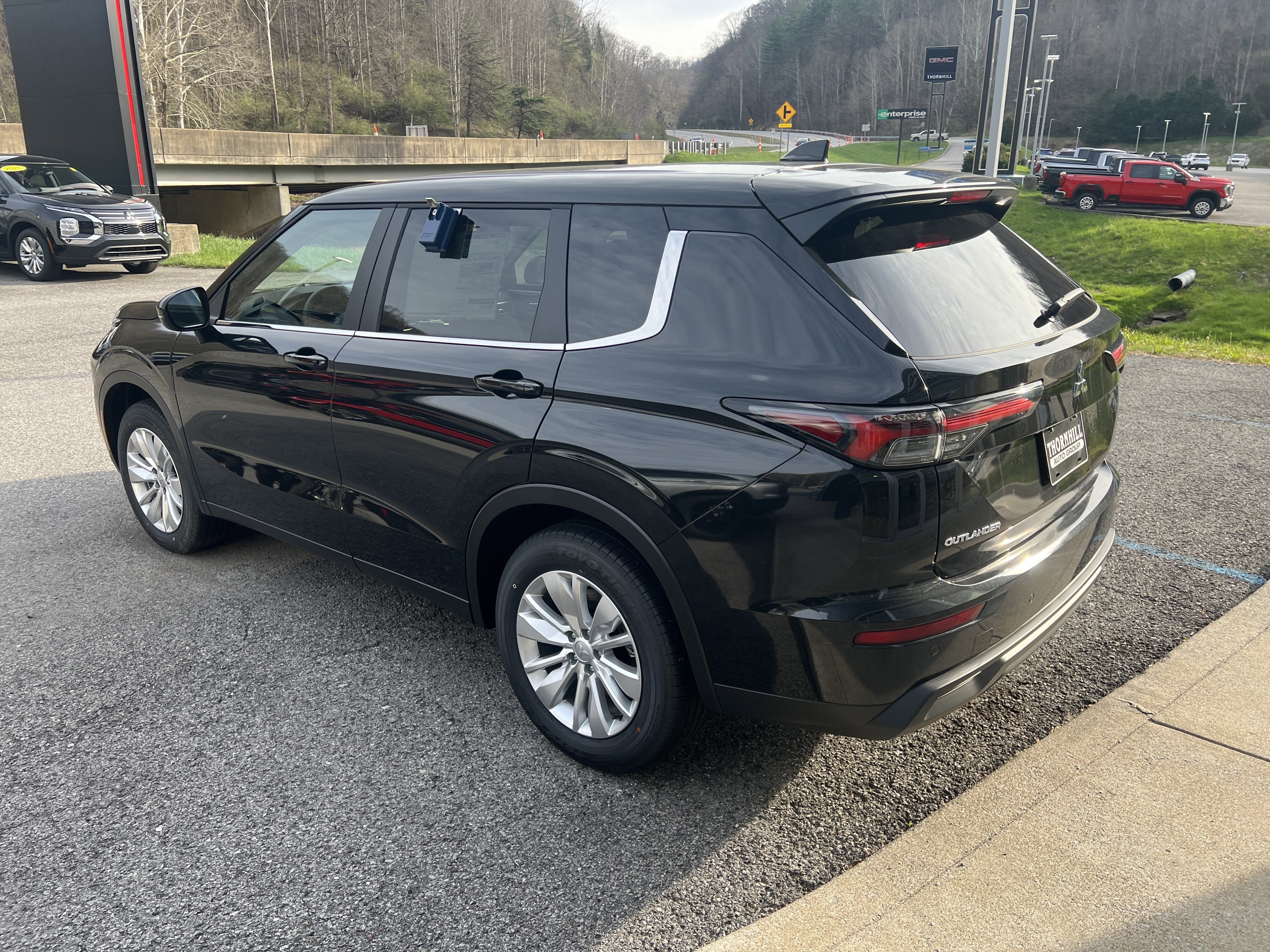 2026 Mitsubishi Outlander ES