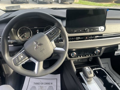 2026 Mitsubishi Outlander ES