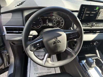 2026 Mitsubishi Outlander ES