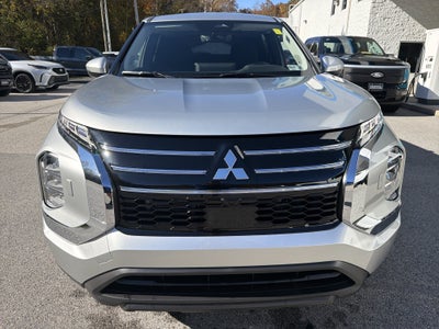 2026 Mitsubishi Outlander ES