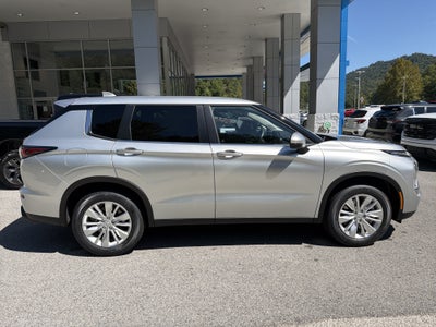 2026 Mitsubishi Outlander ES