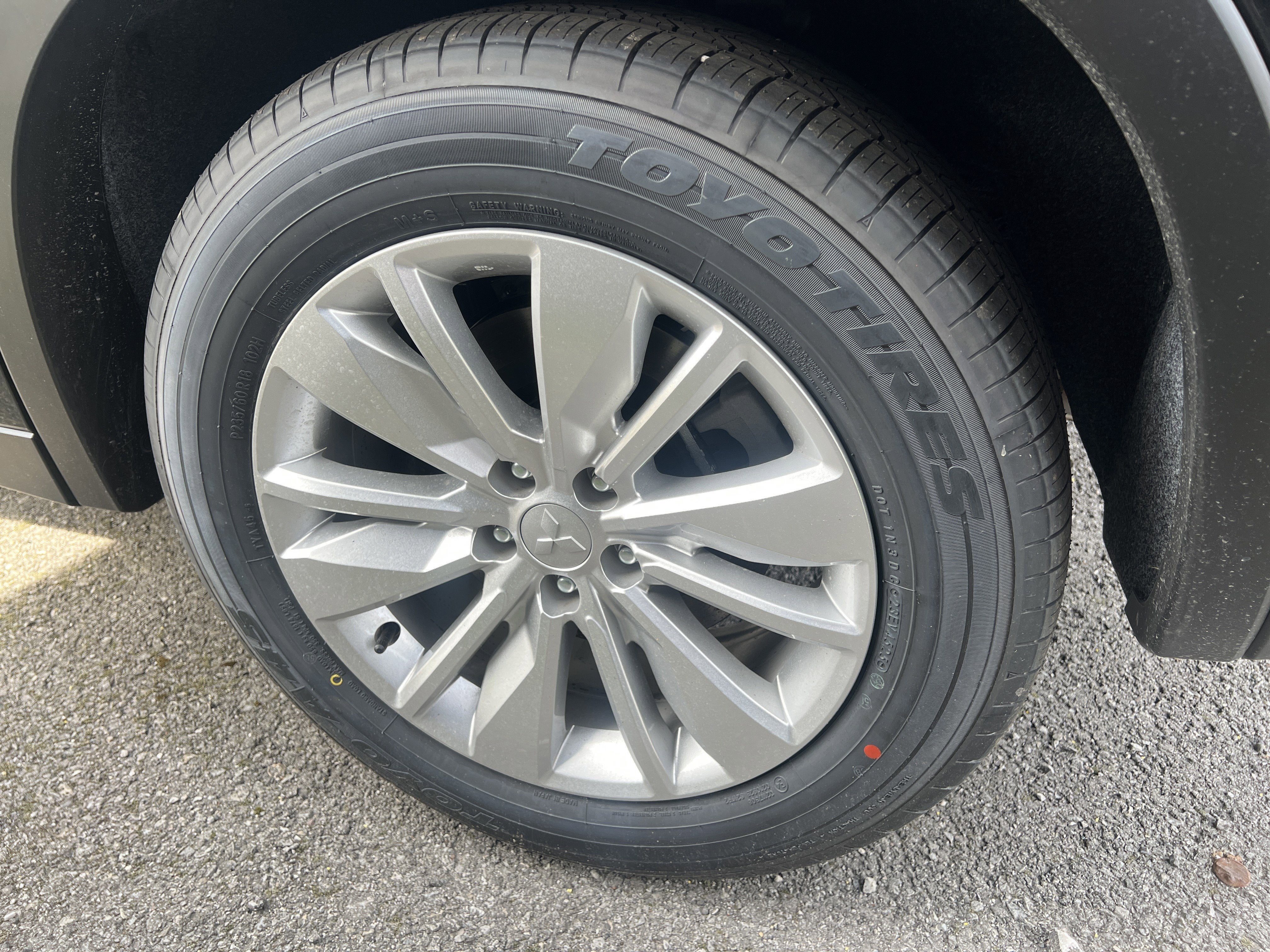 2026 Mitsubishi Outlander ES