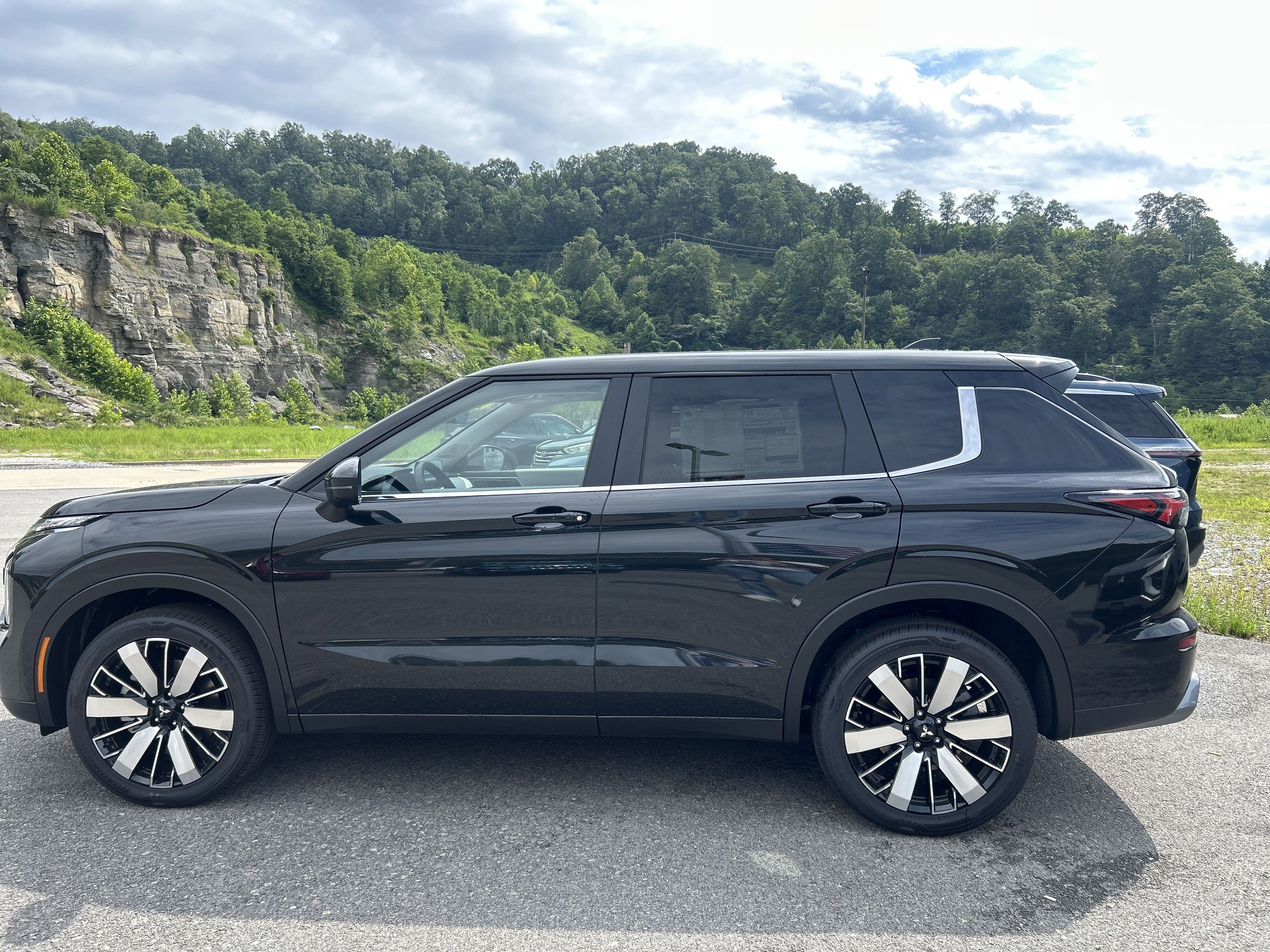 2025 Mitsubishi Outlander Trail Edition