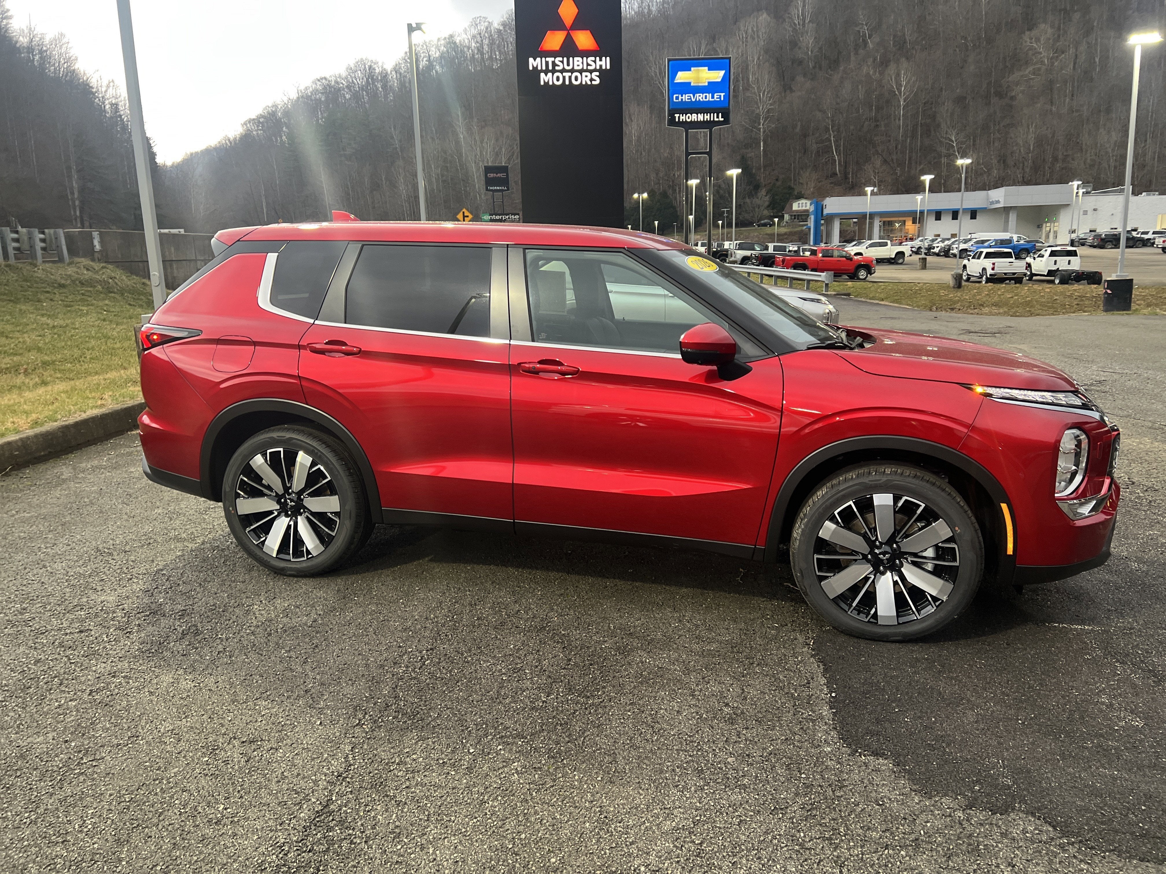 2026 Mitsubishi Outlander SE