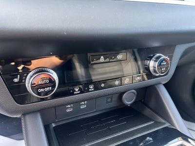 2026 Mitsubishi Outlander LE