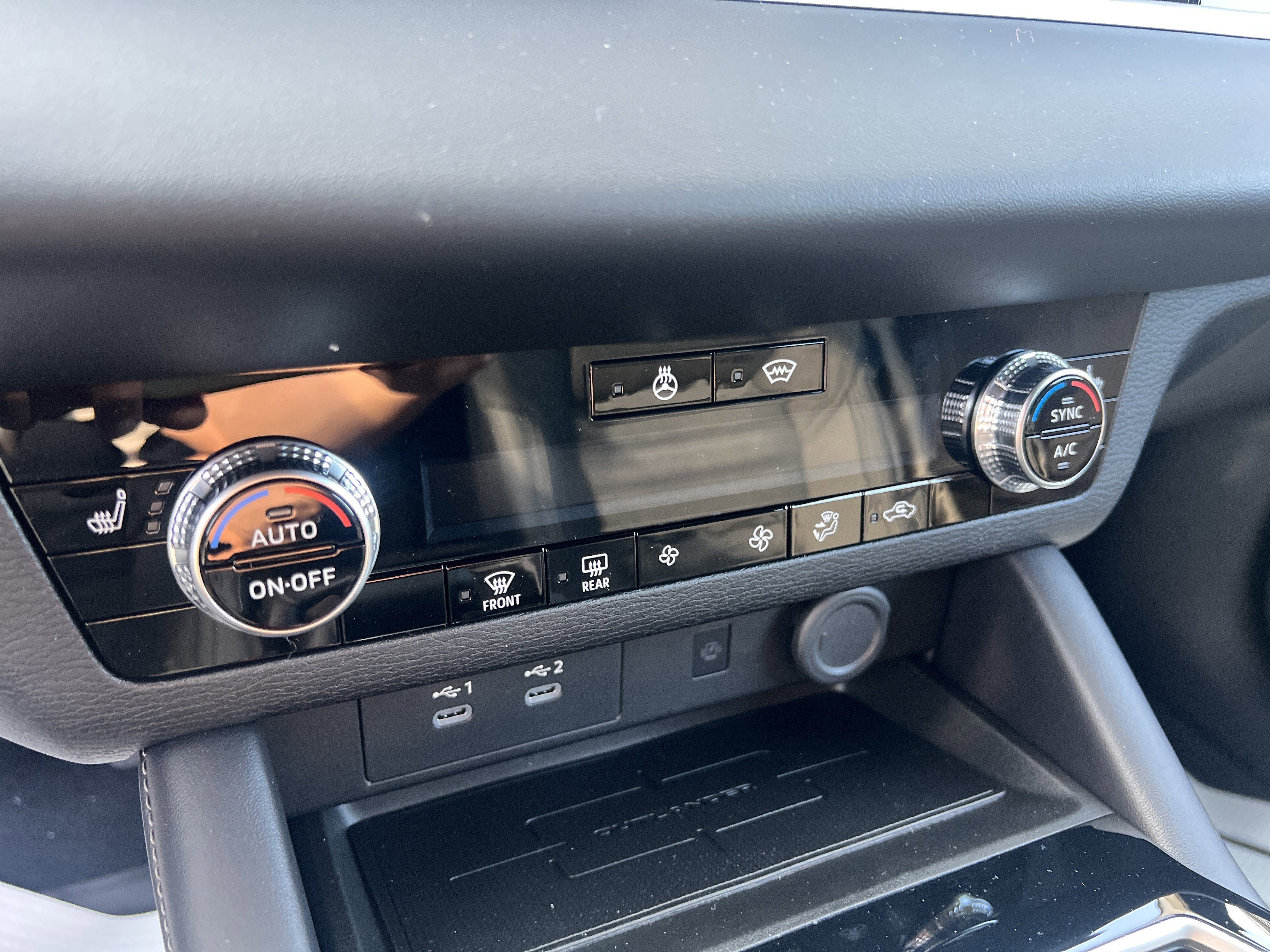 2026 Mitsubishi Outlander LE