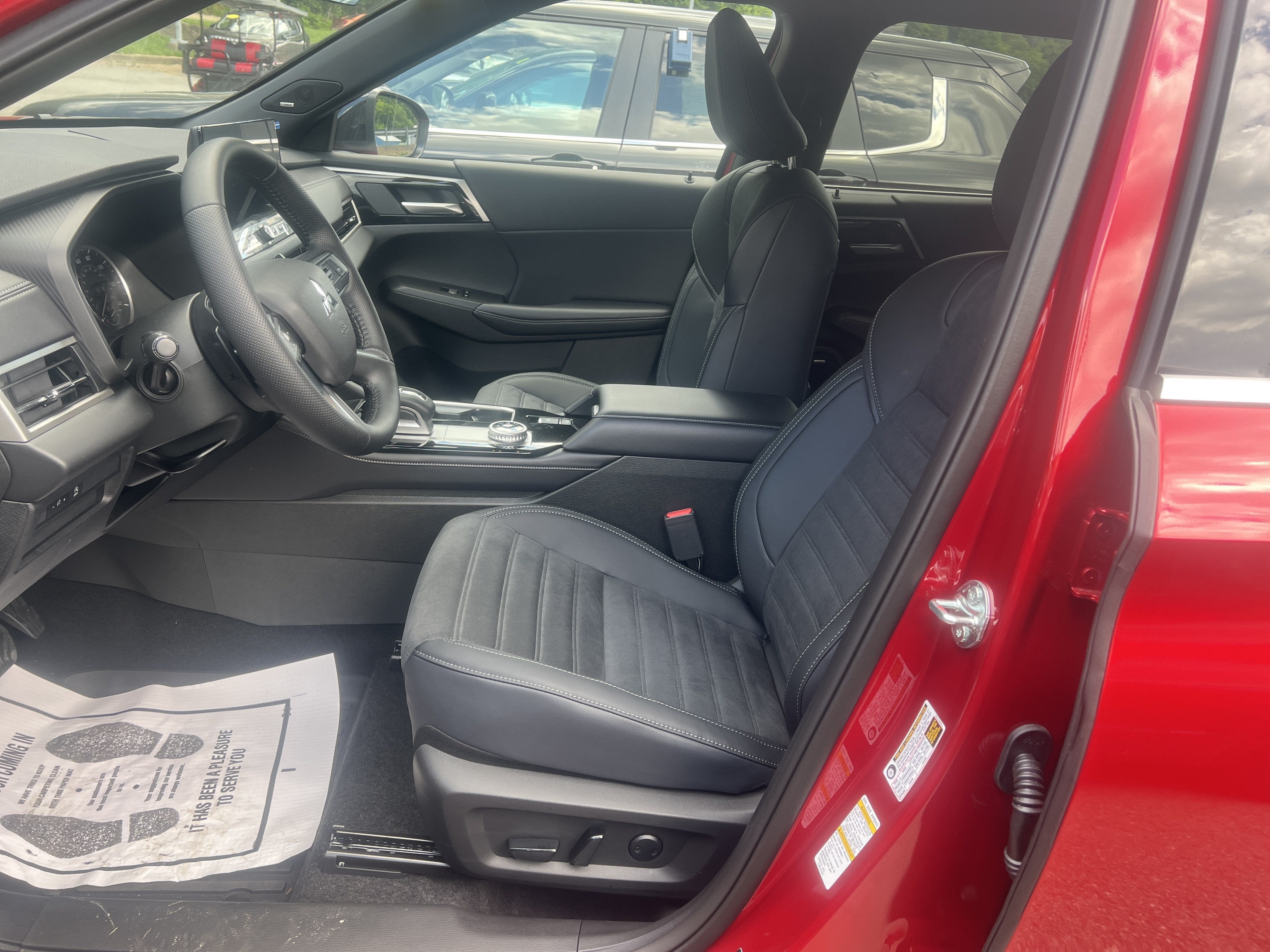 2026 Mitsubishi Outlander LE
