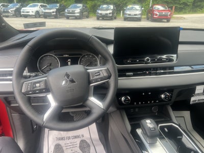 2026 Mitsubishi Outlander LE