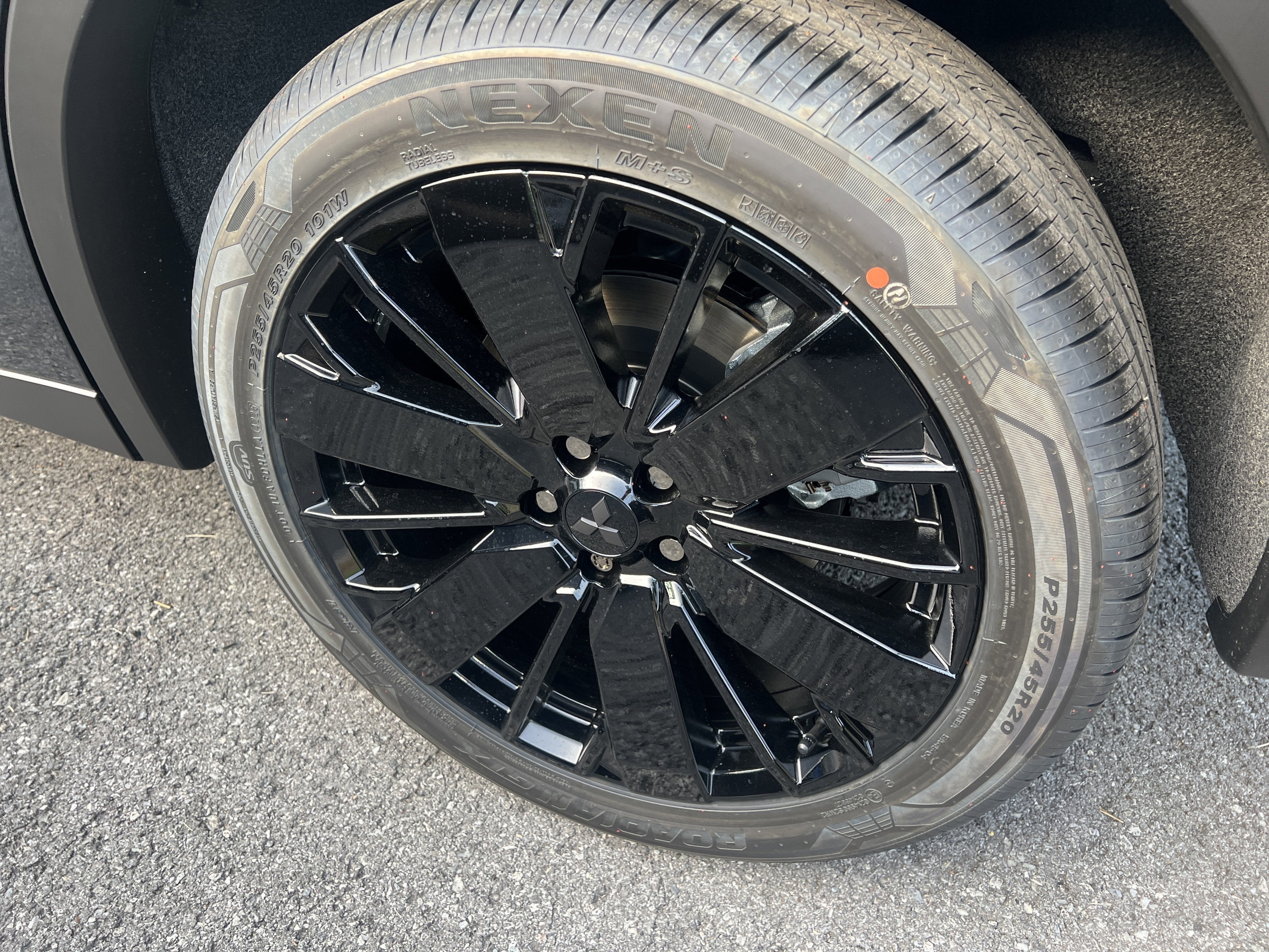 2026 Mitsubishi Outlander LE