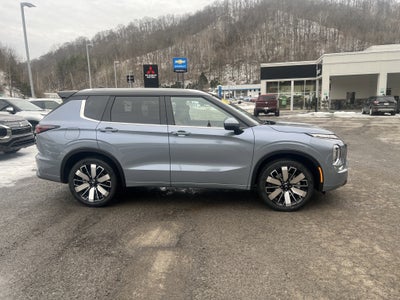 2026 Mitsubishi Outlander SE