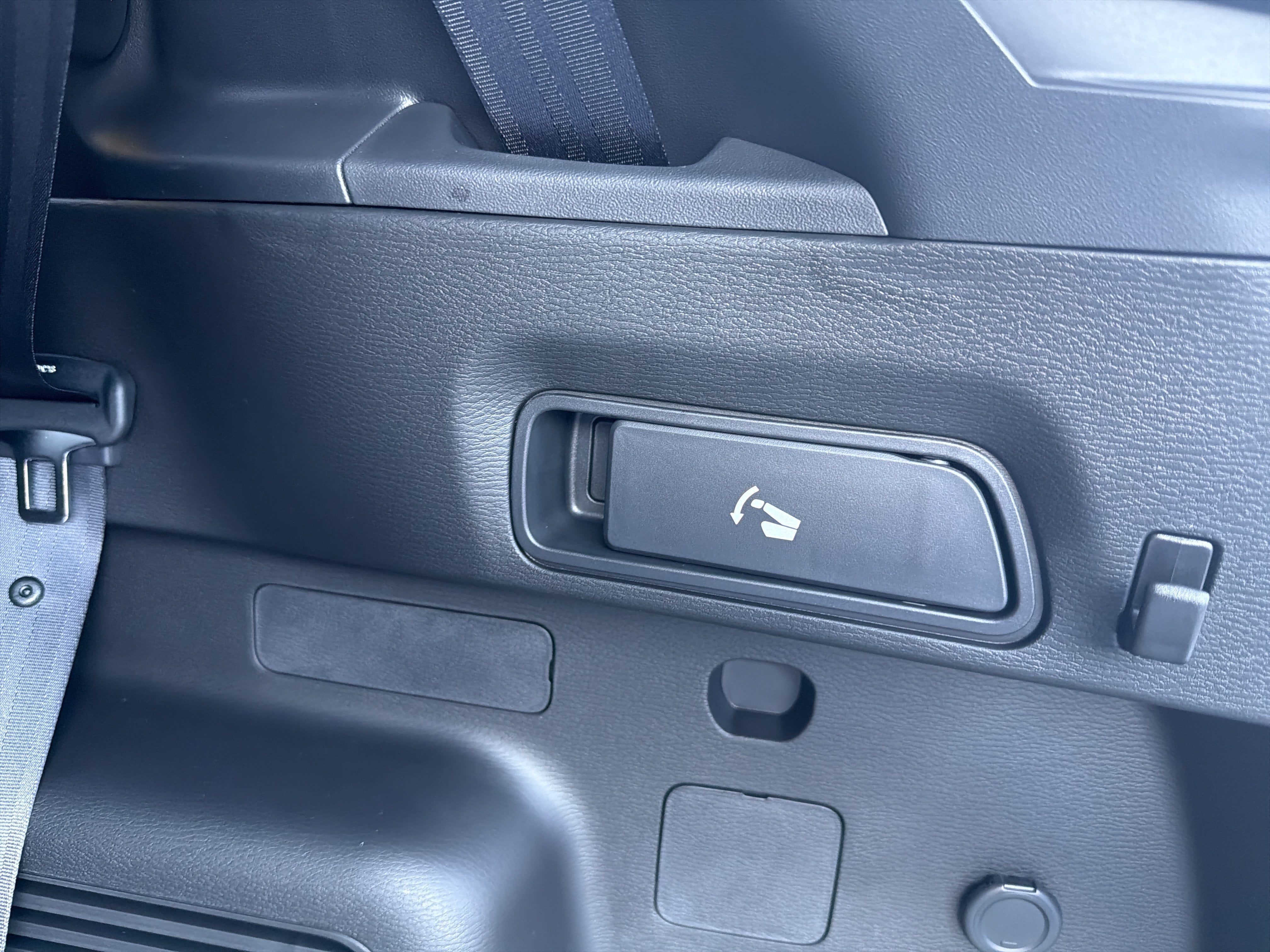 2027 Mitsubishi Outlander SE