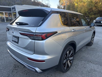 2027 Mitsubishi Outlander SE