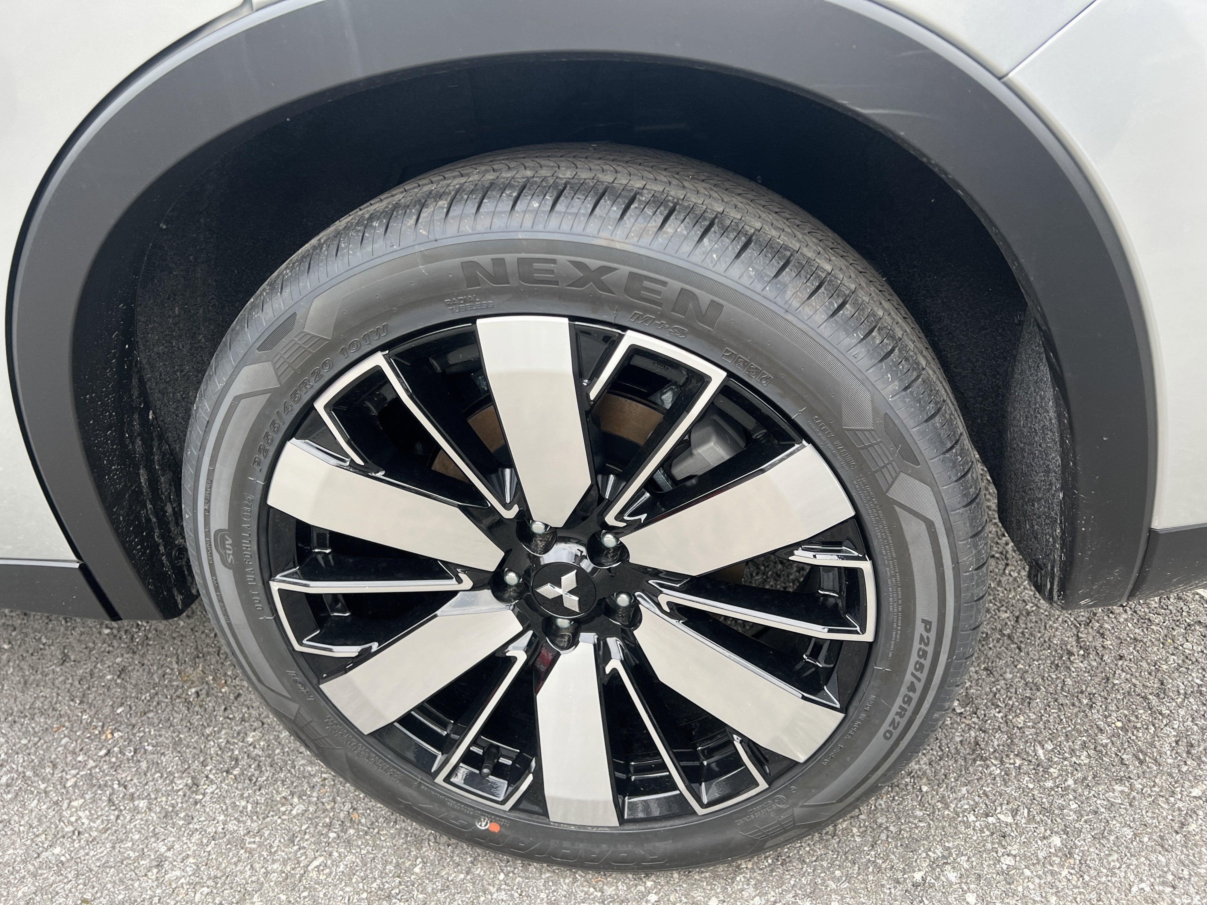 2026 Mitsubishi Outlander SE