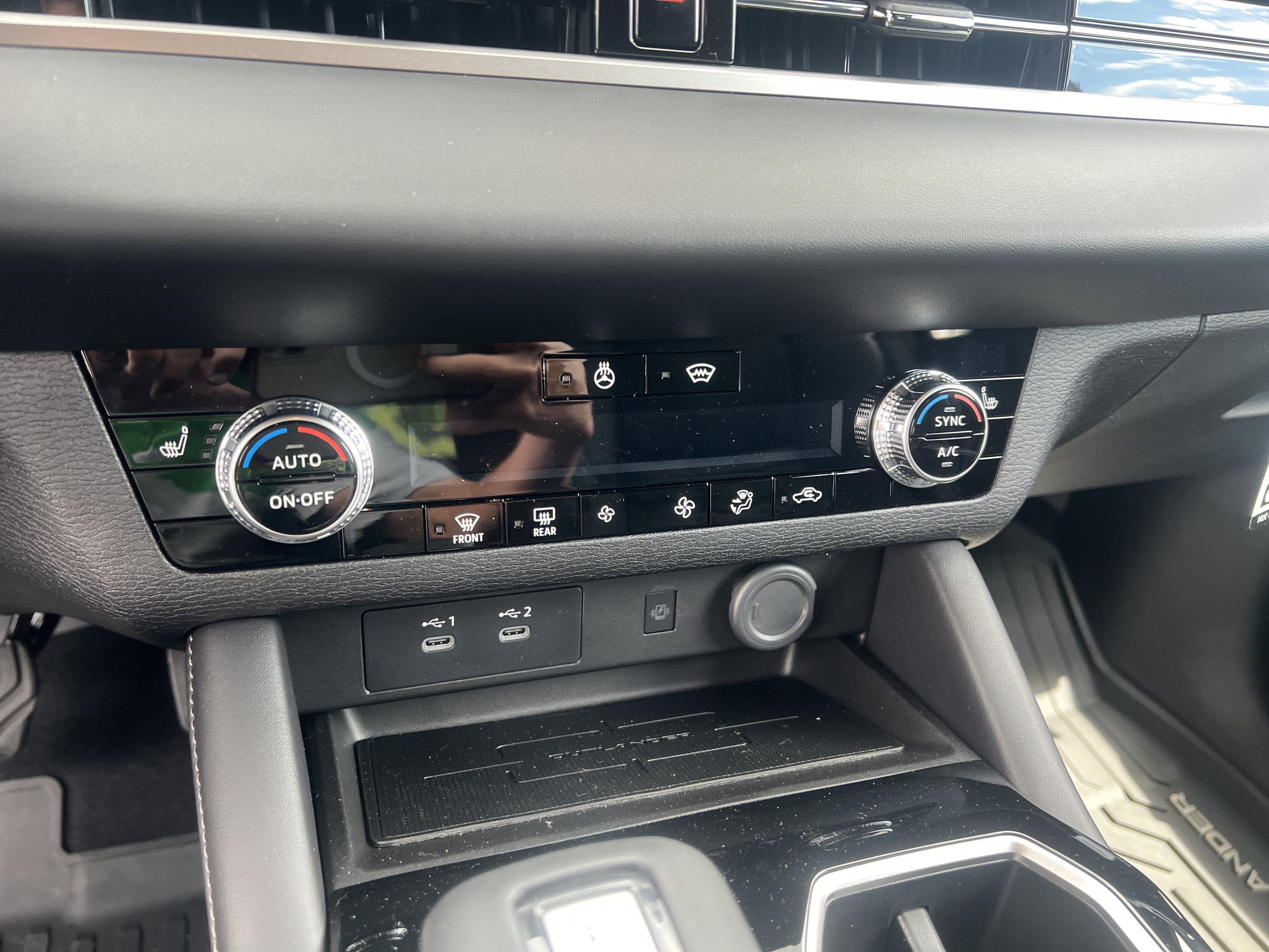 2026 Mitsubishi Outlander LE