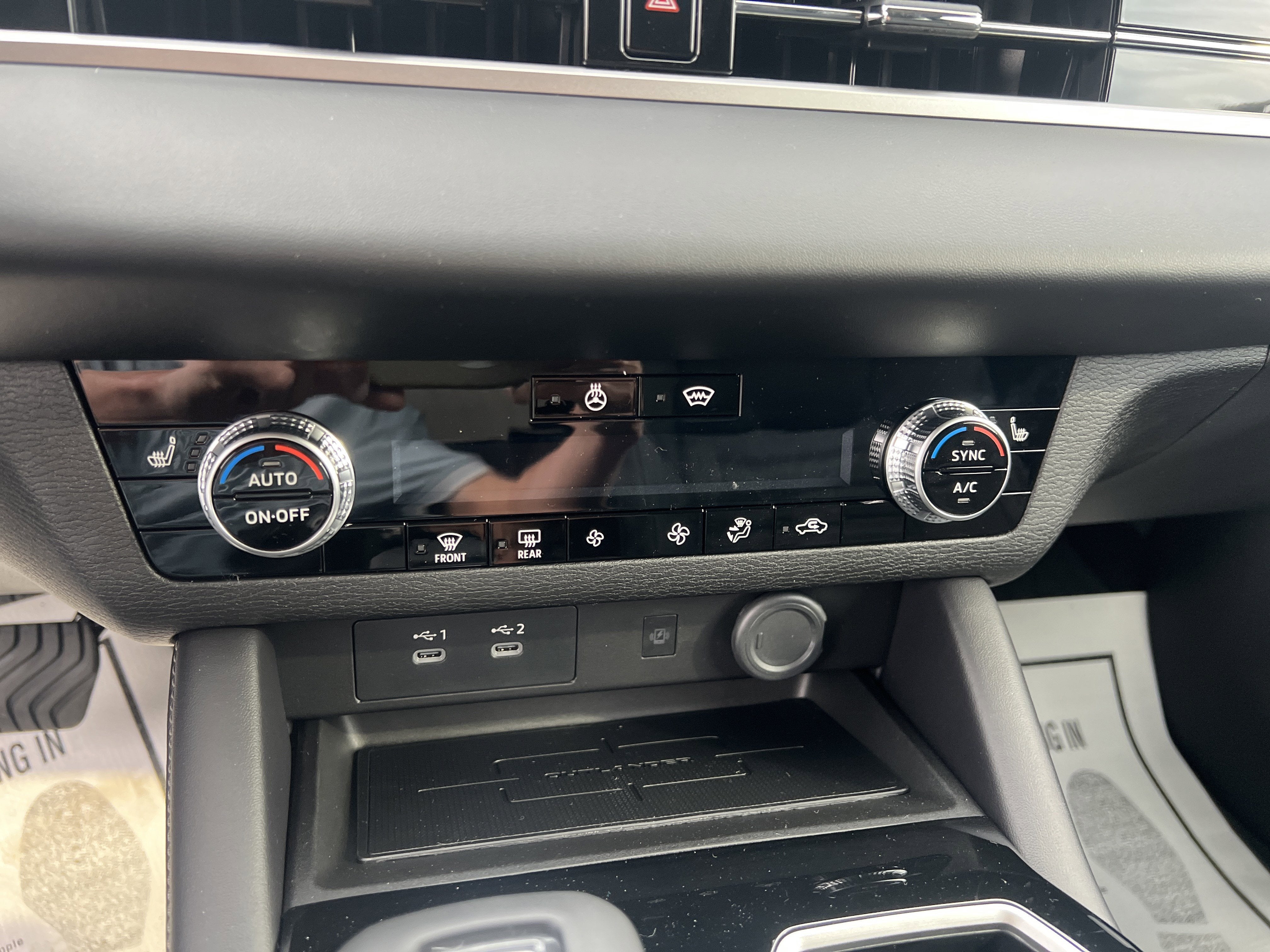 2026 Mitsubishi Outlander SE