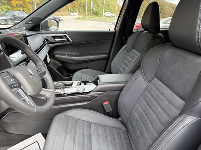 2027 Mitsubishi Outlander LE