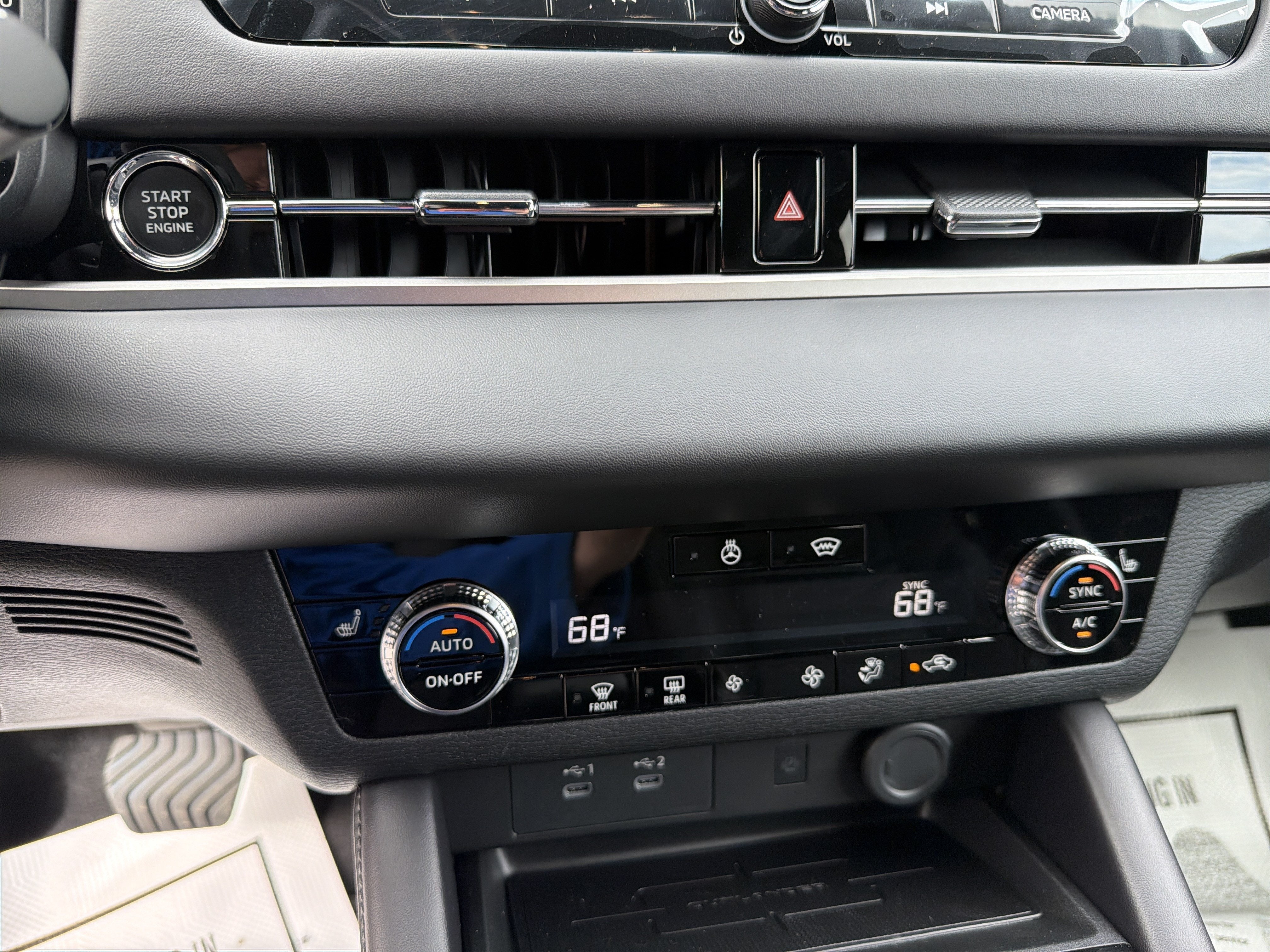 2027 Mitsubishi Outlander LE