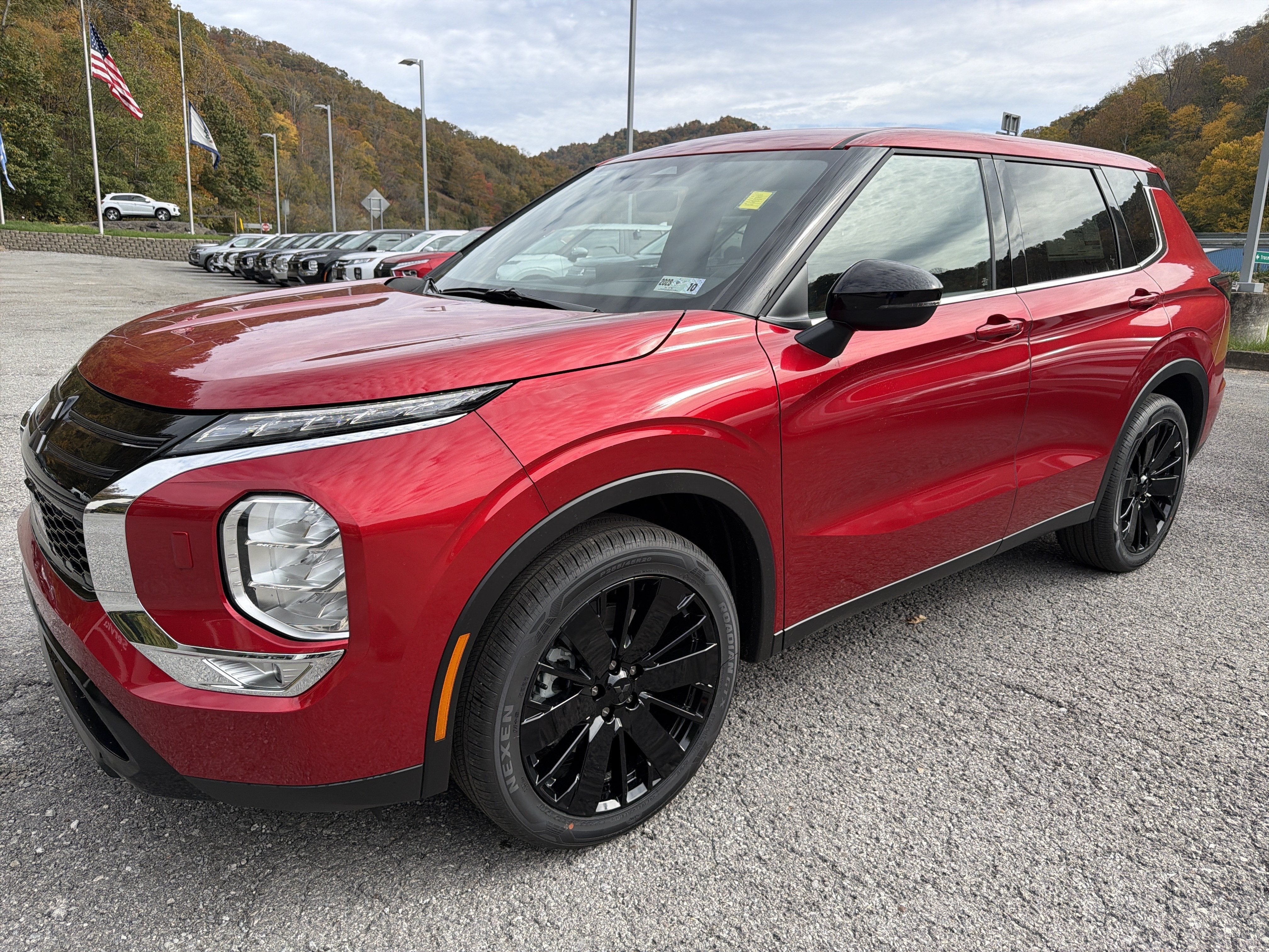 2027 Mitsubishi Outlander LE