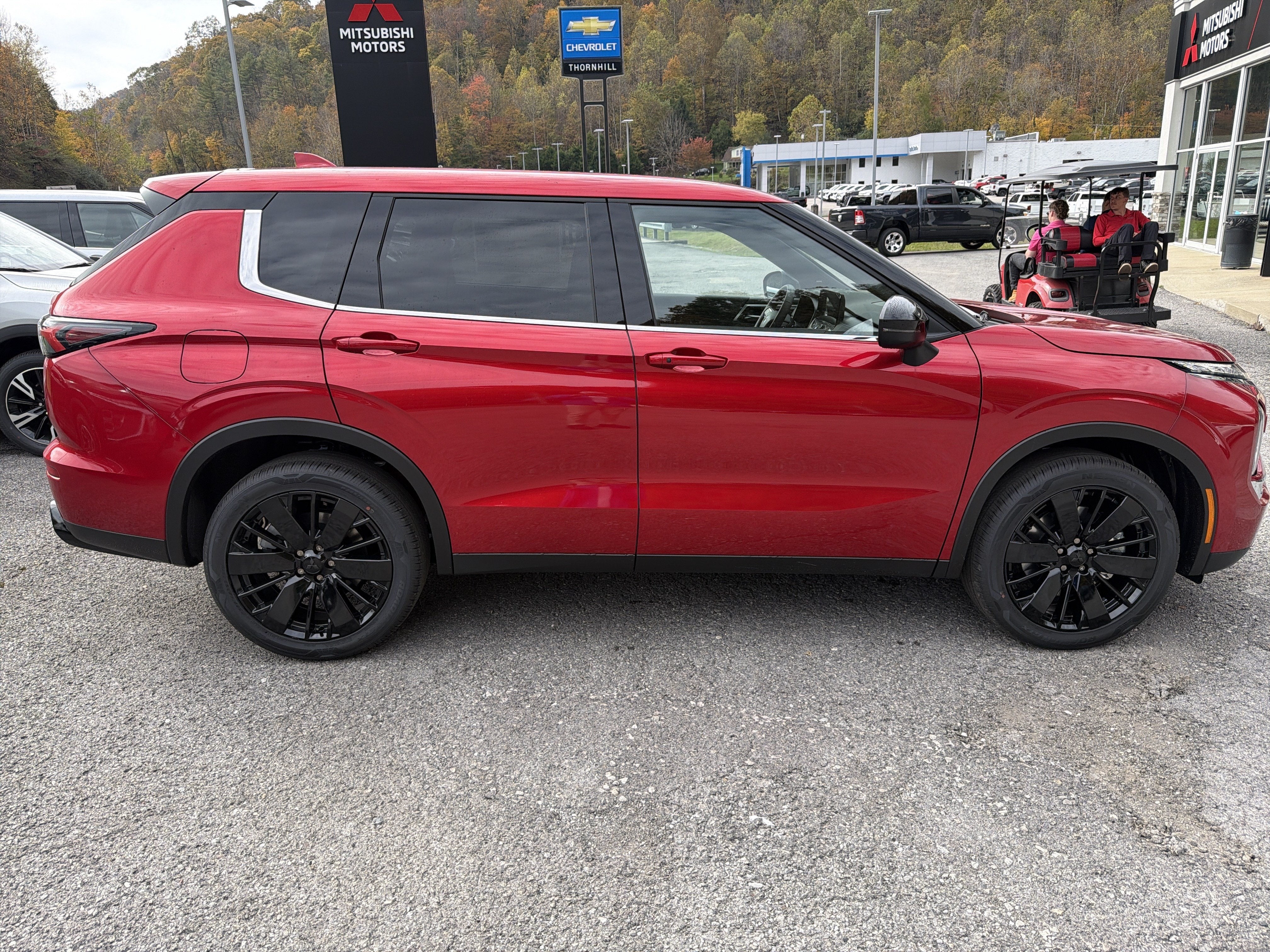 2027 Mitsubishi Outlander LE