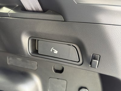 2027 Mitsubishi Outlander LE