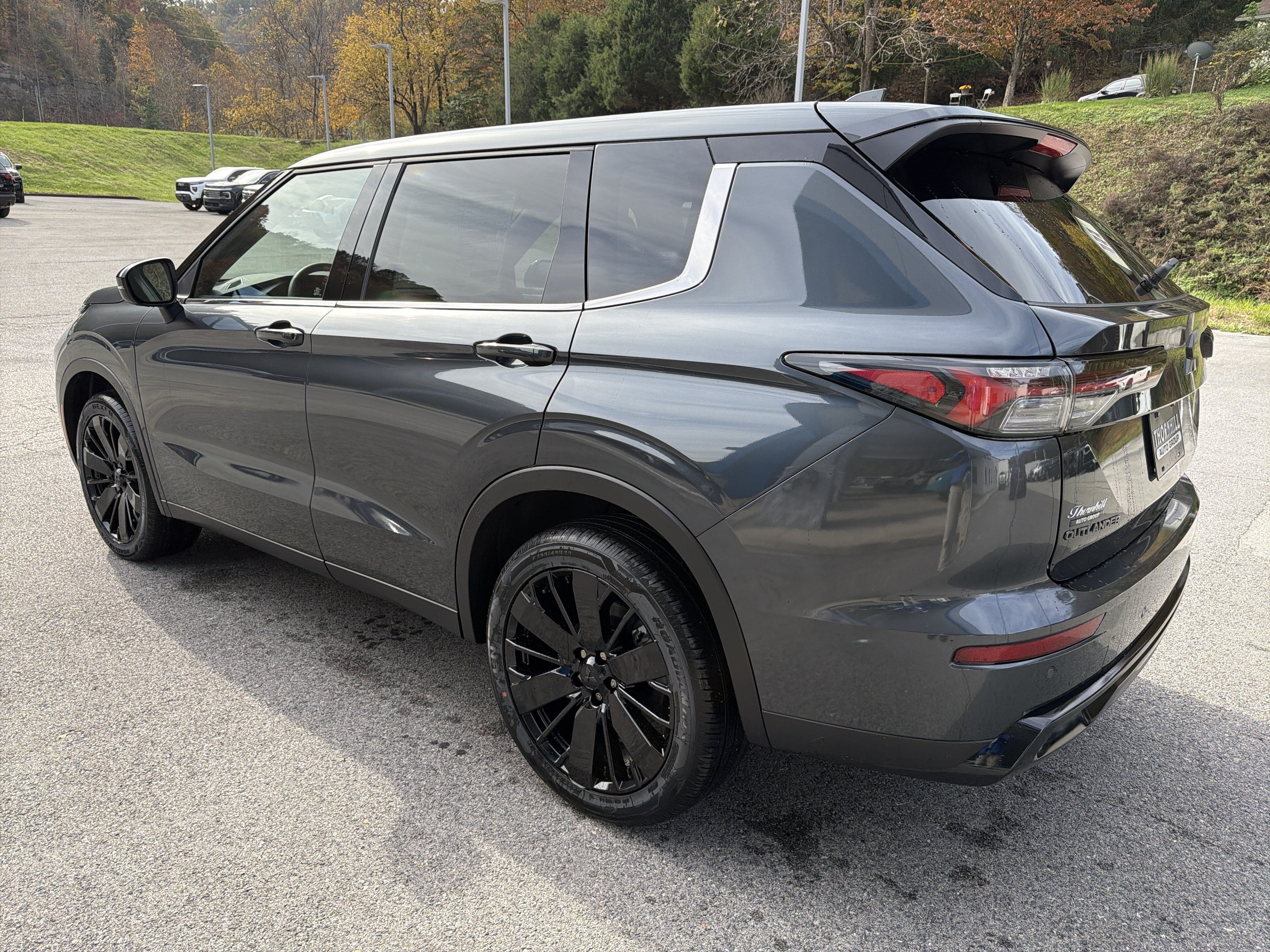 2027 Mitsubishi Outlander LE