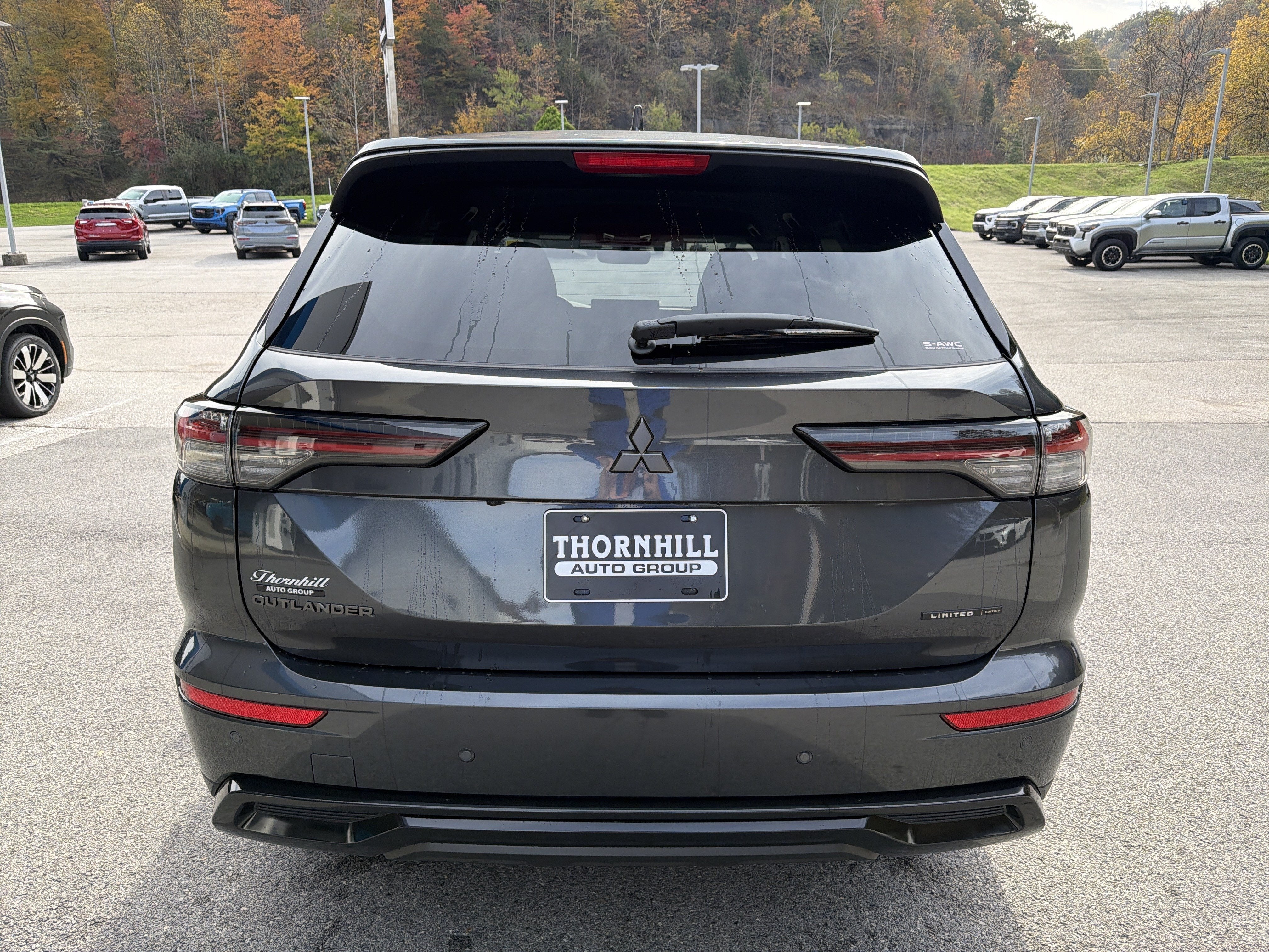 2027 Mitsubishi Outlander LE