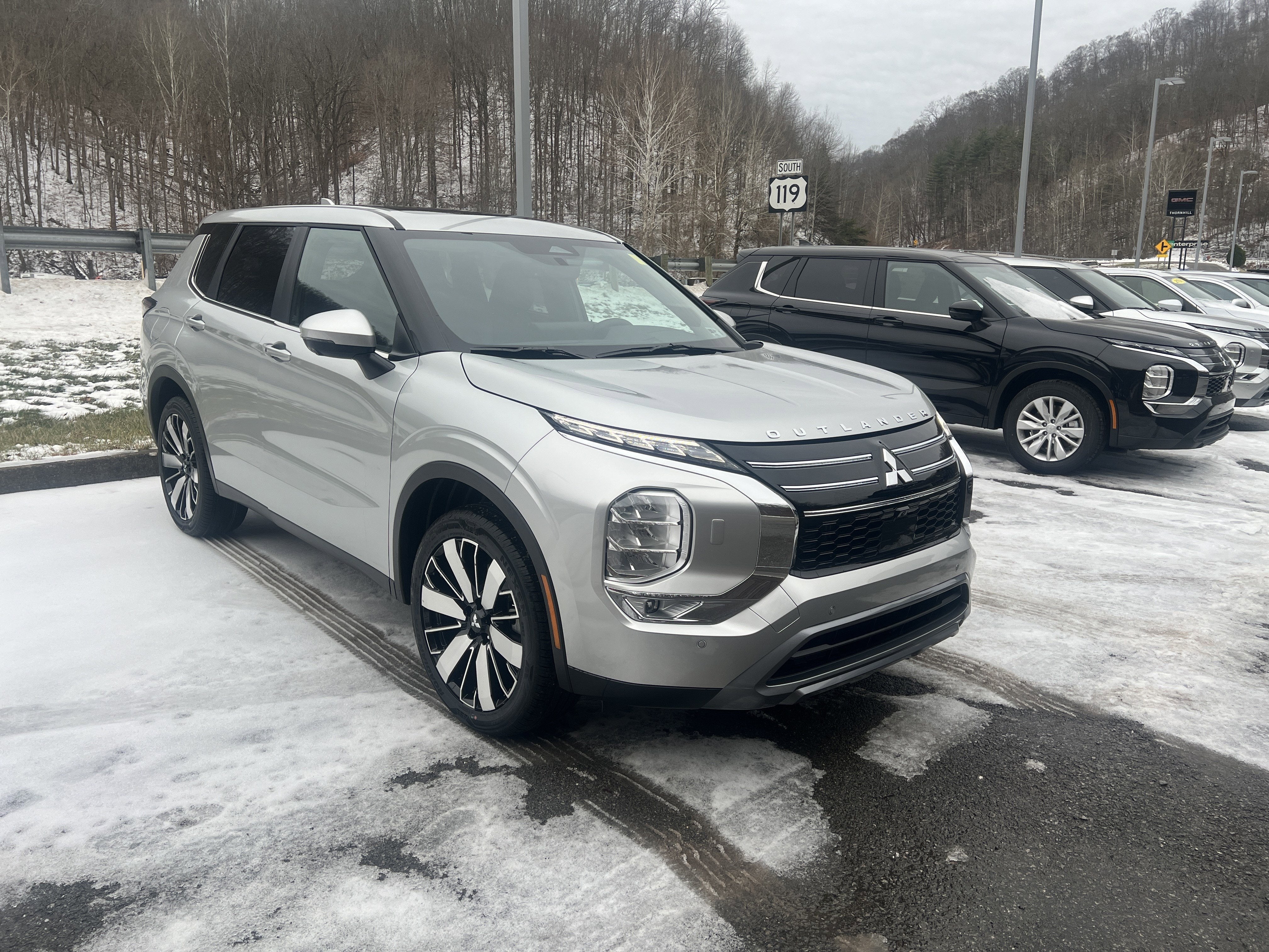 2026 Mitsubishi Outlander SE