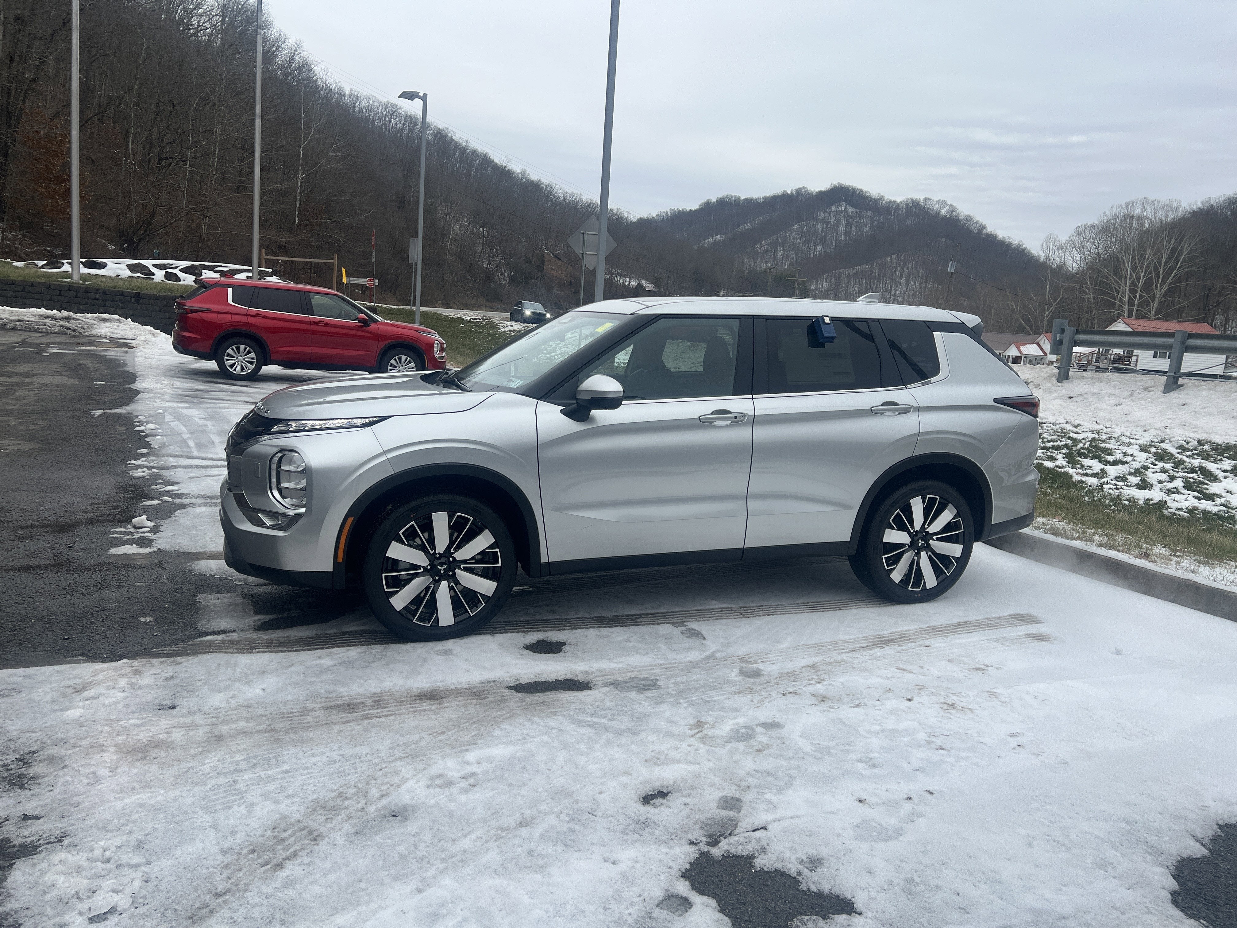 2026 Mitsubishi Outlander SE