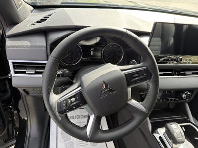 2026 Mitsubishi Outlander LE