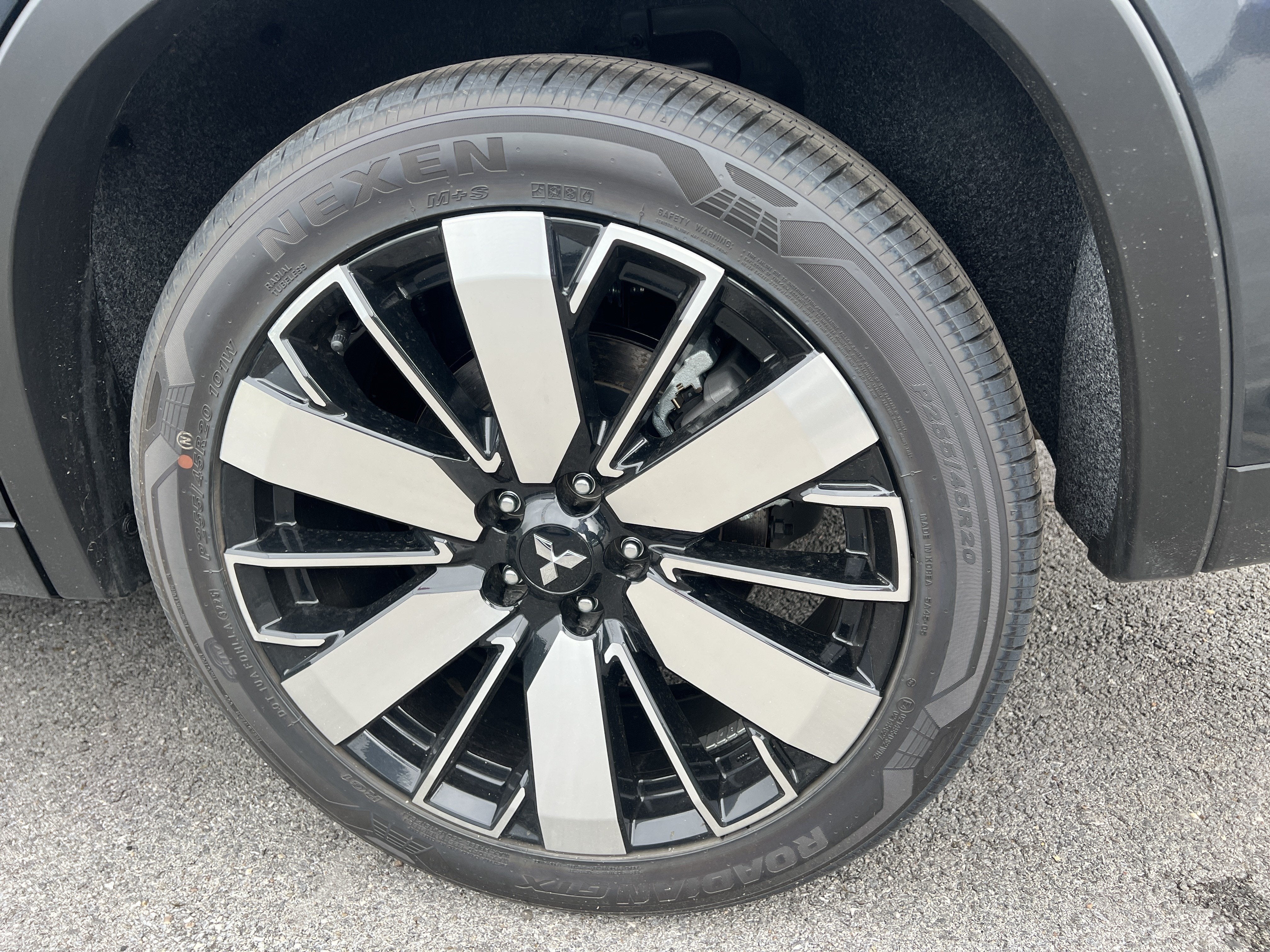 2026 Mitsubishi Outlander SE