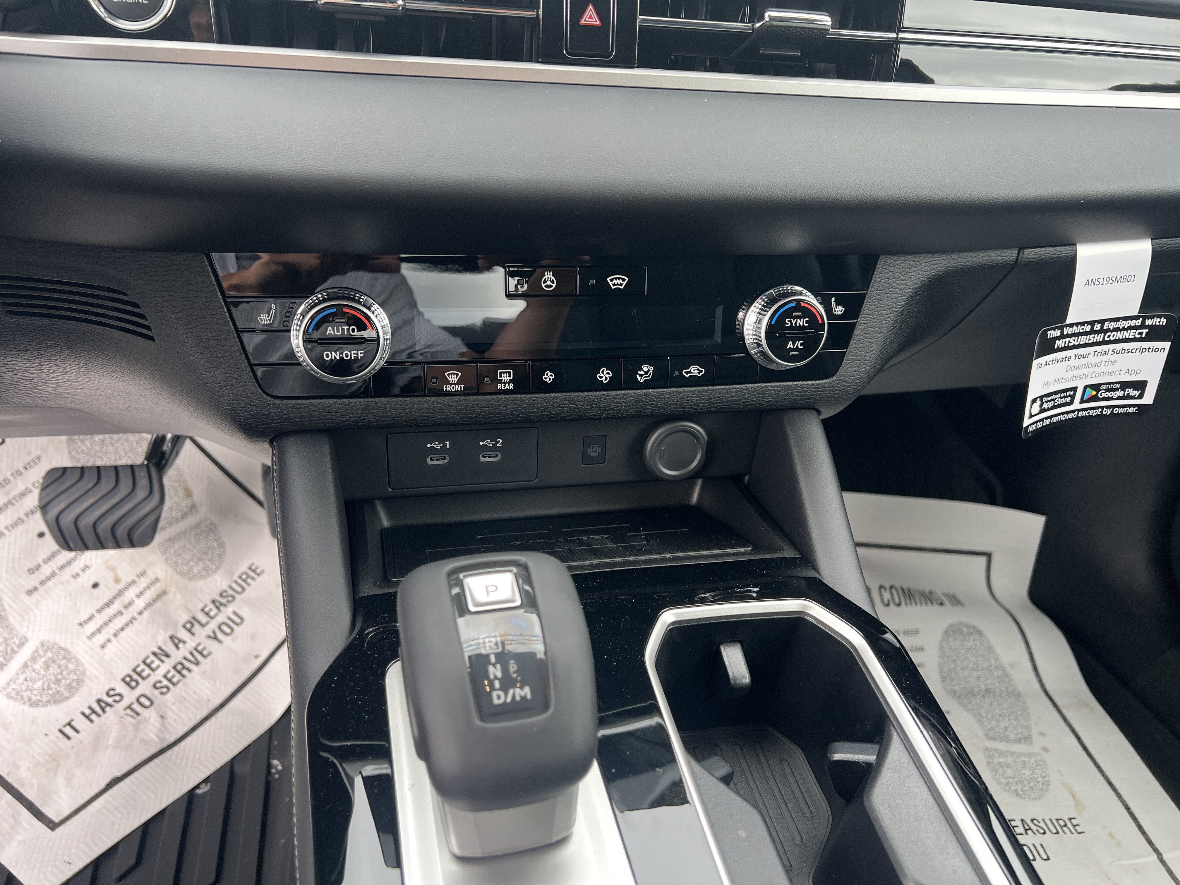 2026 Mitsubishi Outlander SE