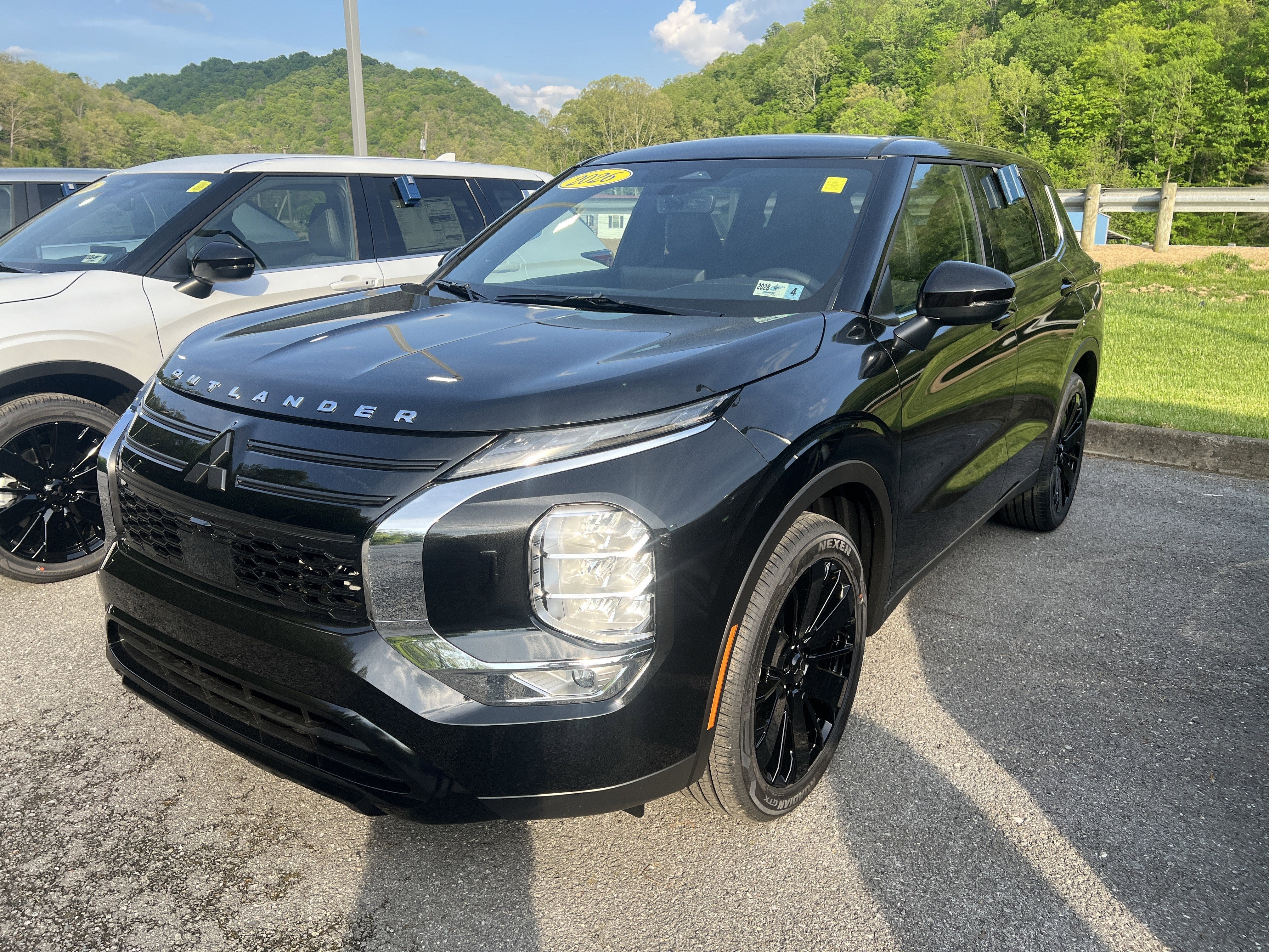 2026 Mitsubishi Outlander LE