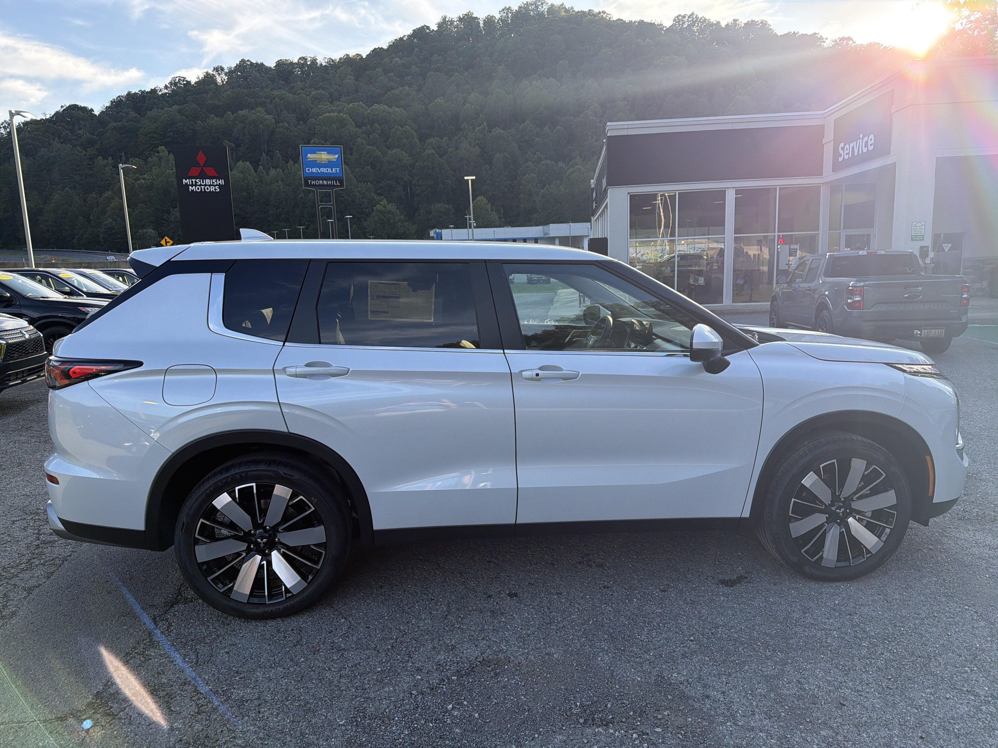 2026 Mitsubishi Outlander SE