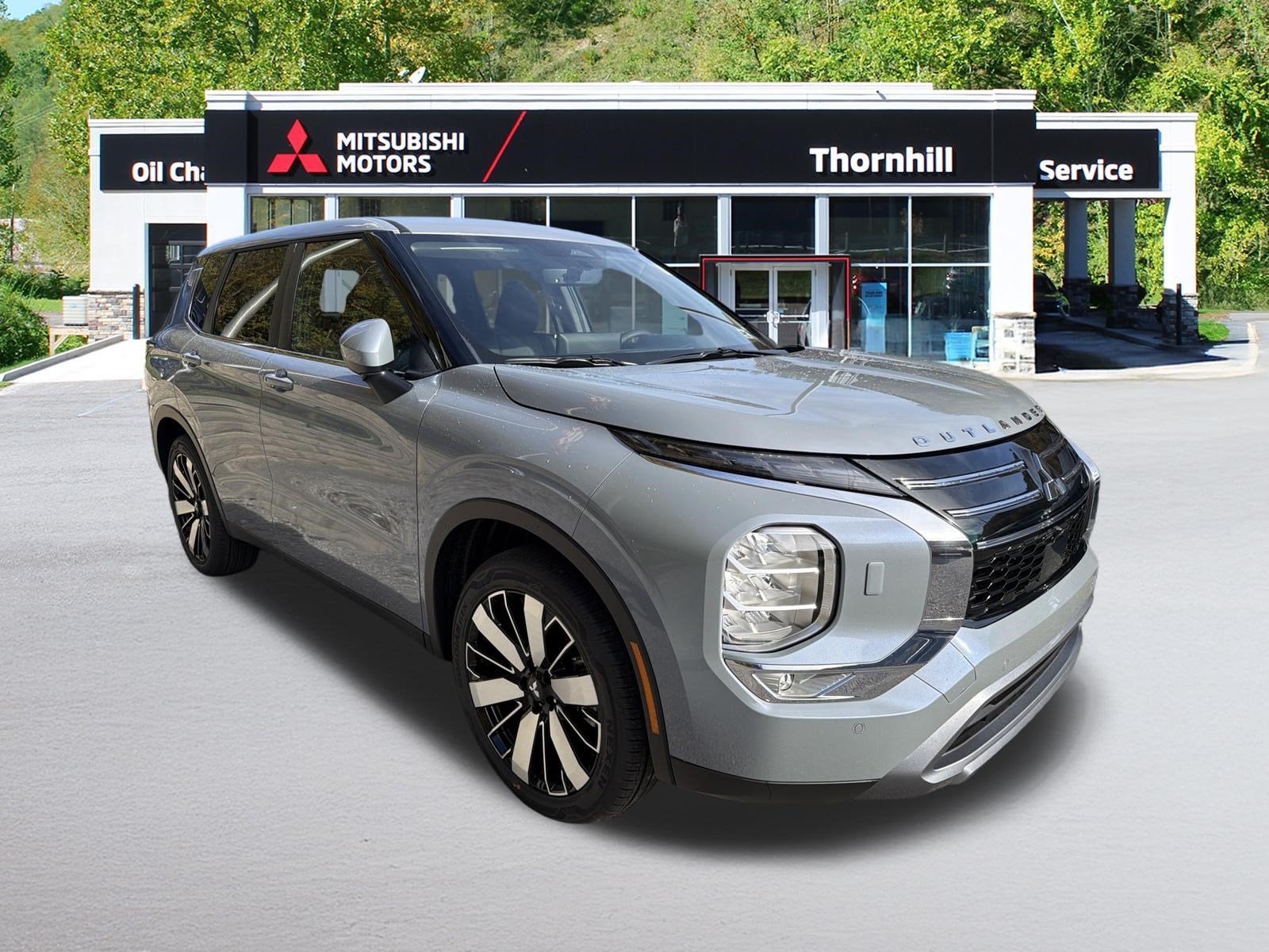 2027 Mitsubishi Outlander SE