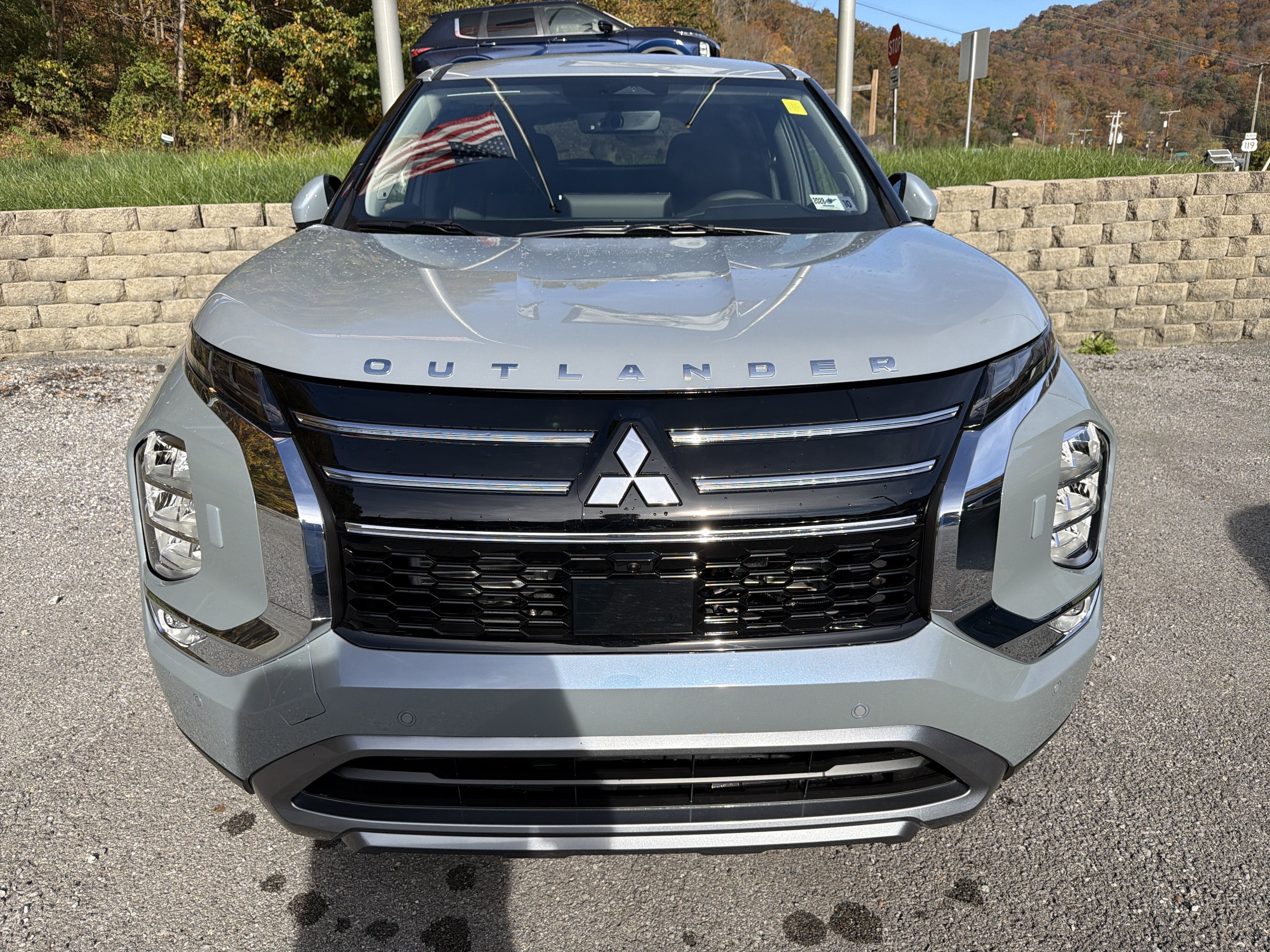 2027 Mitsubishi Outlander SE